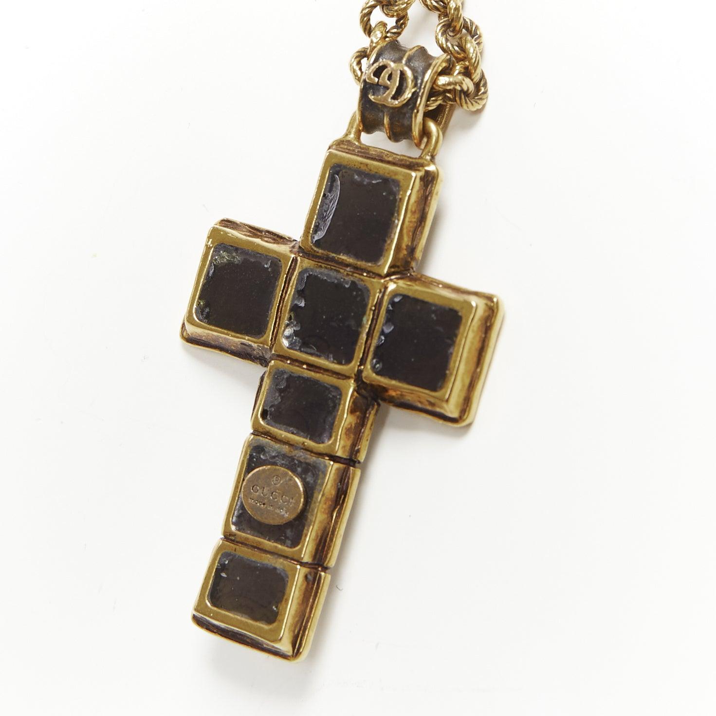 GUCCI Michele Halskette mit Byzantinischem Kreuz GG Logo-Anhänger aus schwarzem Harz im Angebot 5