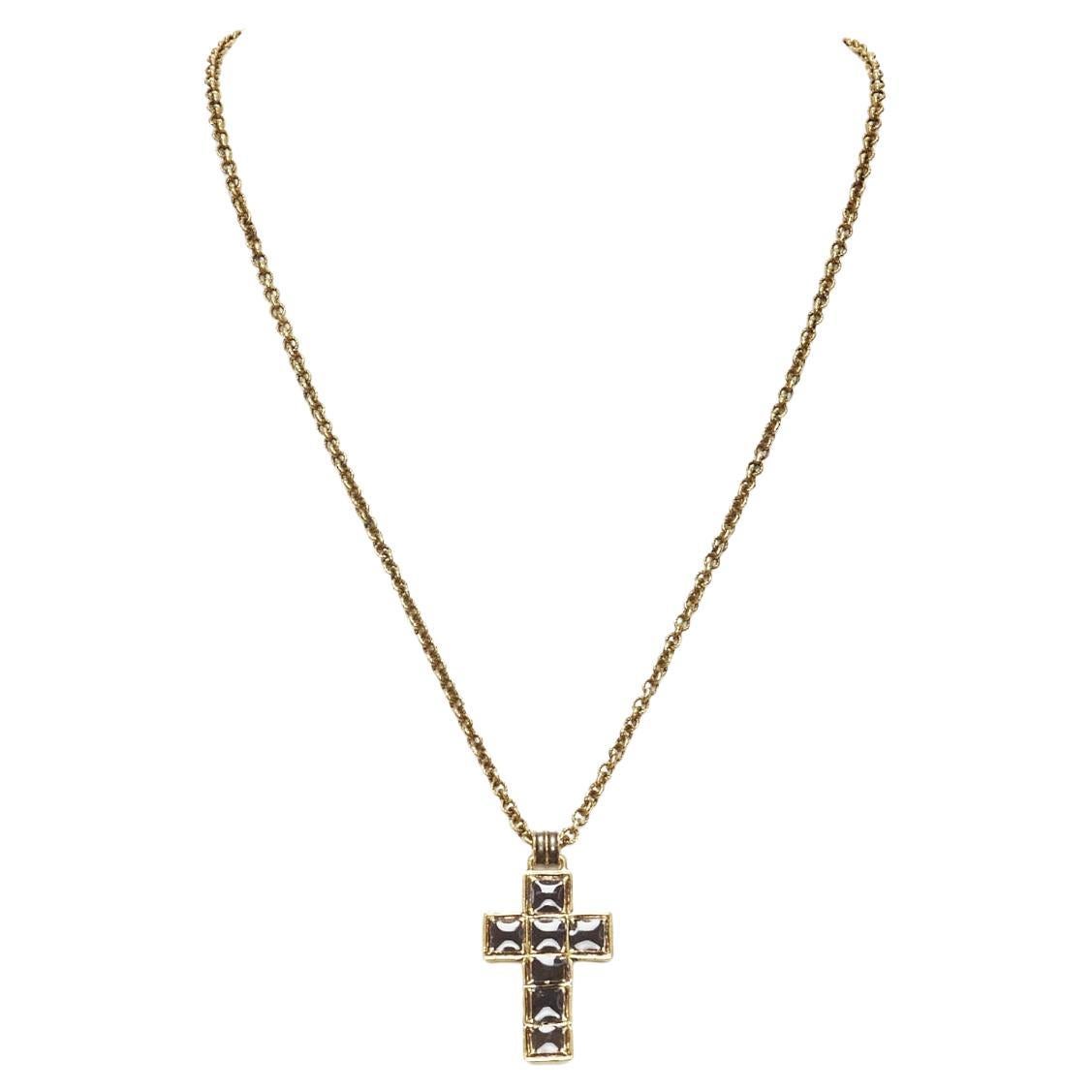 GUCCI Michele Halskette mit Byzantinischem Kreuz GG Logo-Anhänger aus schwarzem Harz im Angebot