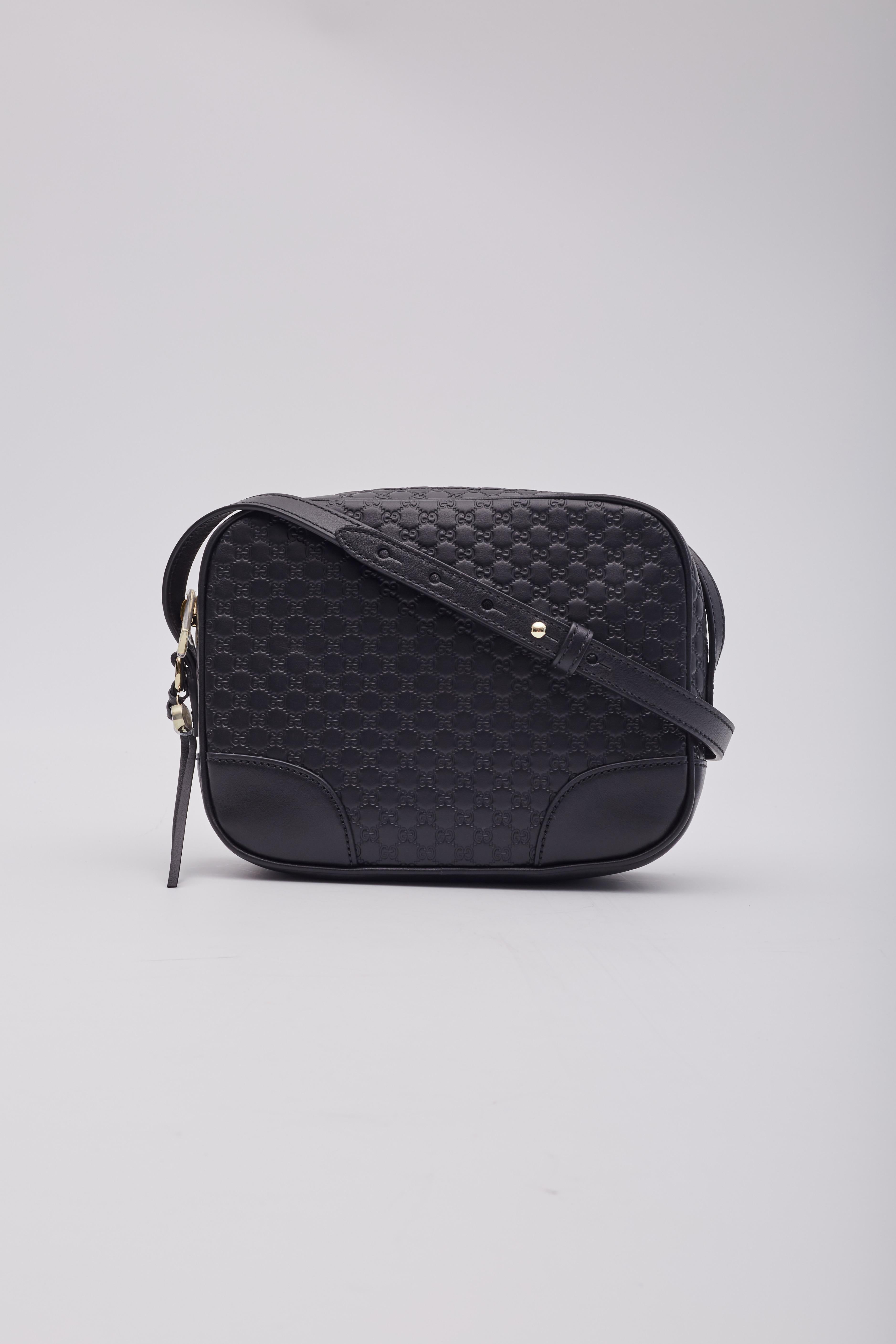 Bolso Mensajero Gucci Microguccissima Piel Mini Bree Negro en Excelente Estado en Montreal, Quebec