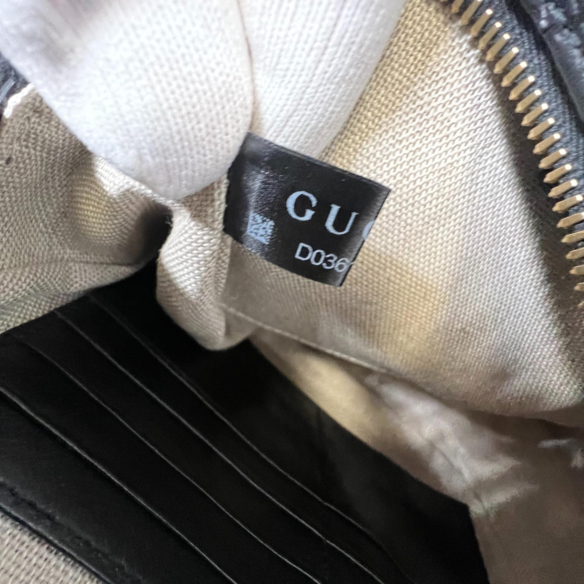 Gucci - Mini sac de messager Bree en cuir microguccissima noir en vente 3