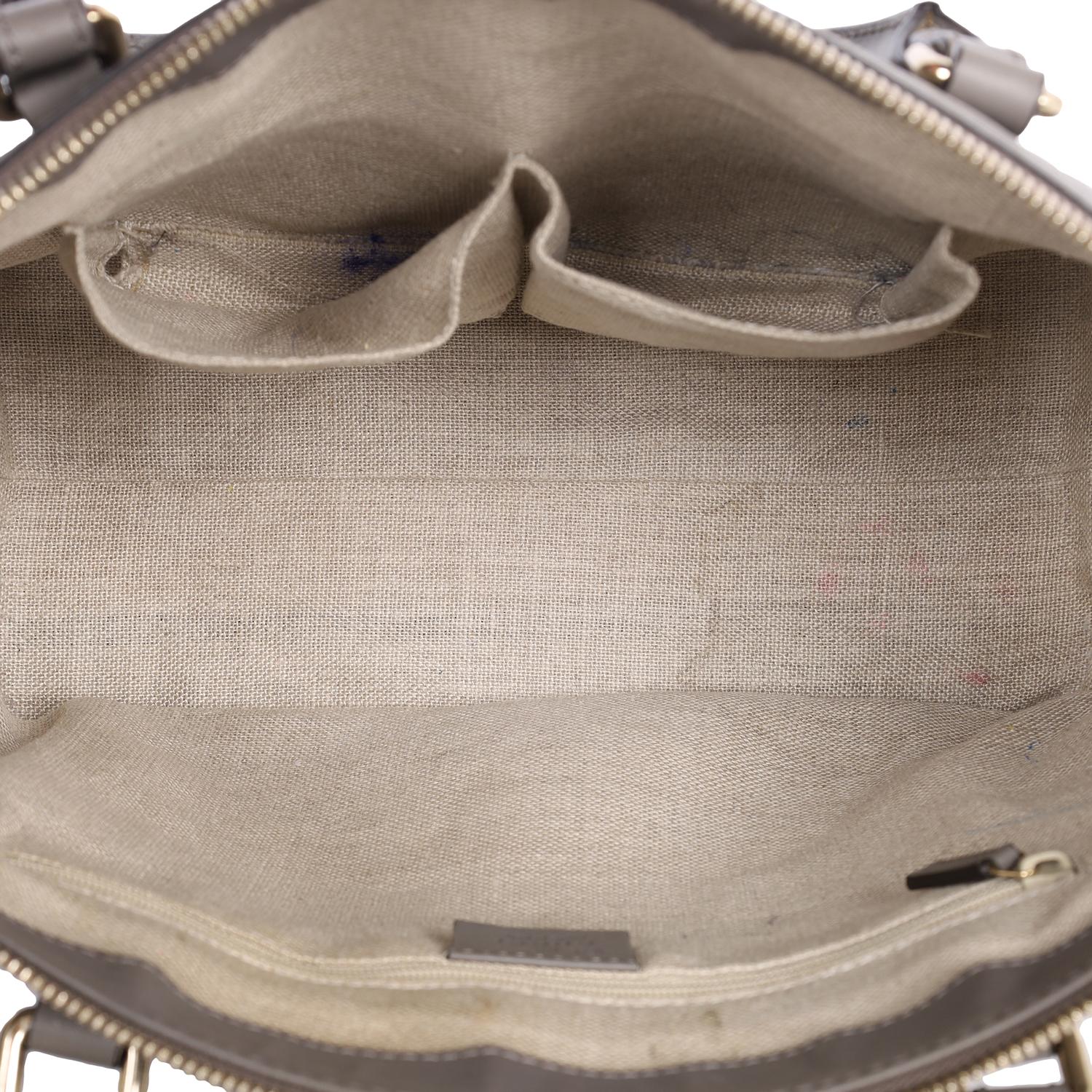 GUCCI Microguccissima Top Handle Bag grey en vente 10