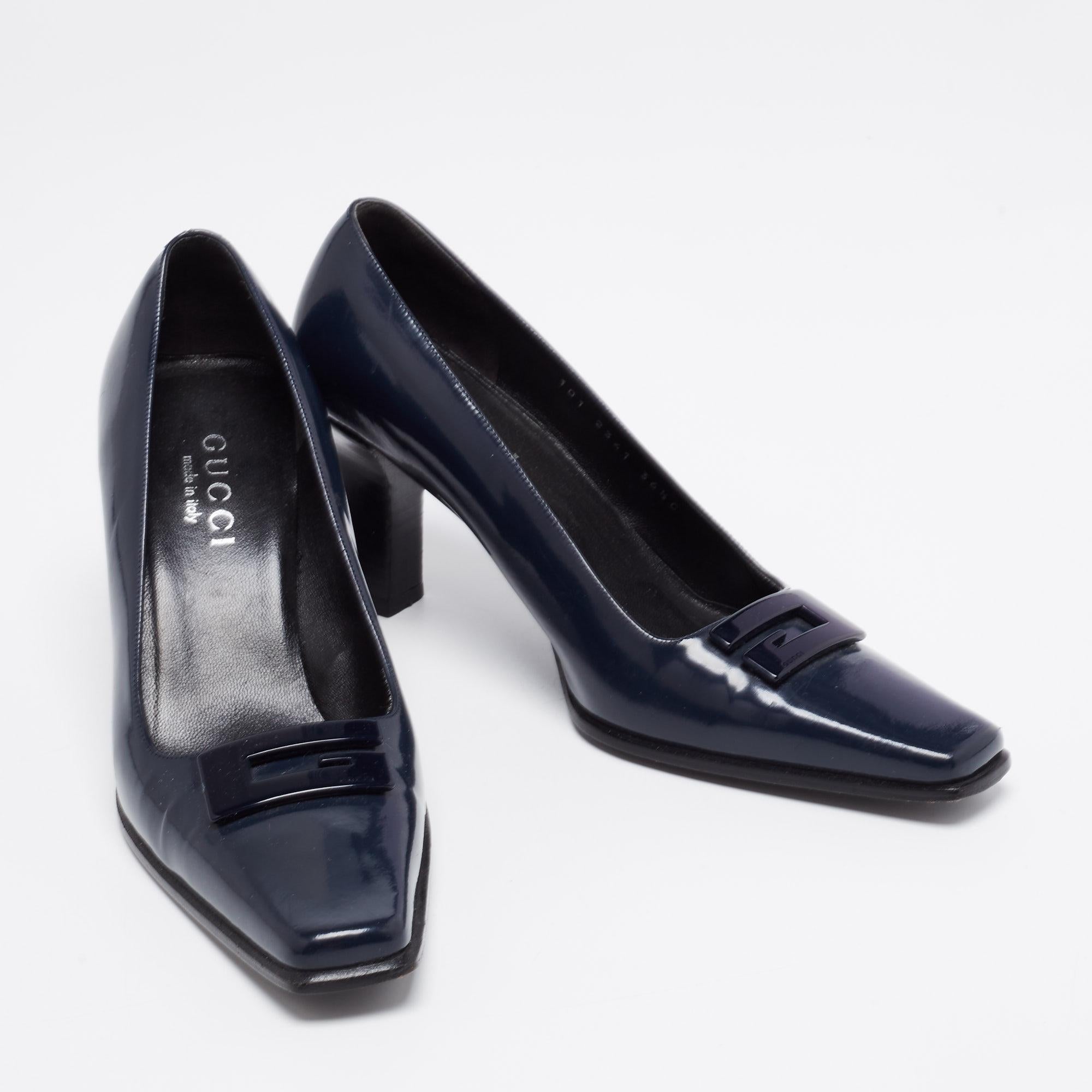 Women's Gucci Midnight Blue Patent Leather Square-Toe Pumps Size 36.5 For Sale