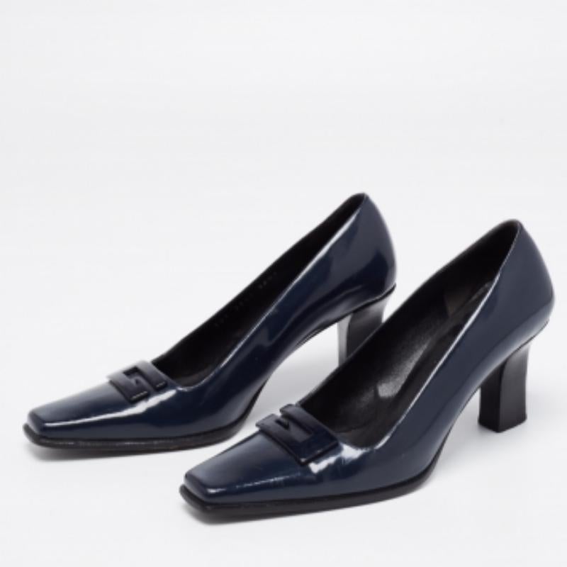 Gucci Pumps a punta quadrata in vernice blu notte misura 36,5 in vendita 3