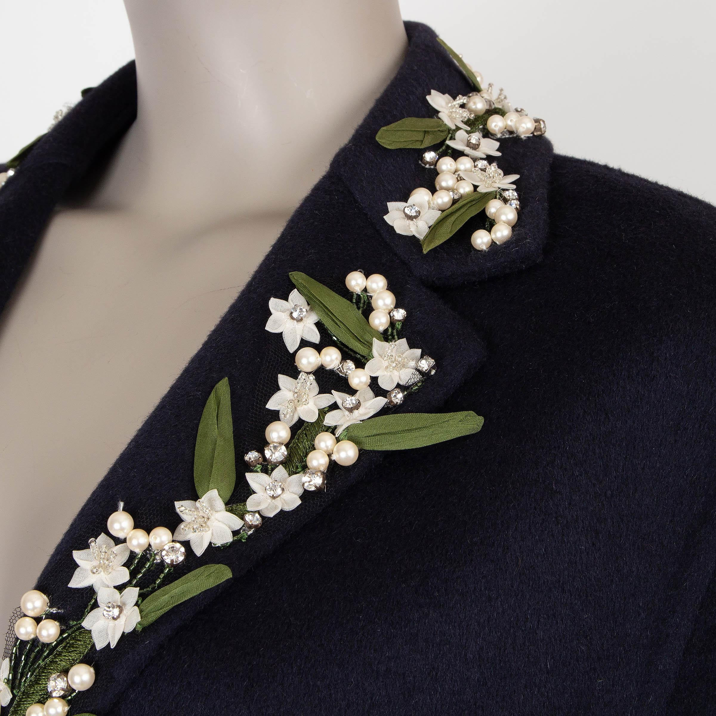 Women's GUCCI midnight blue wool & angora 2018 FLOWER EMBELLISHED Jacket 42 M For Sale