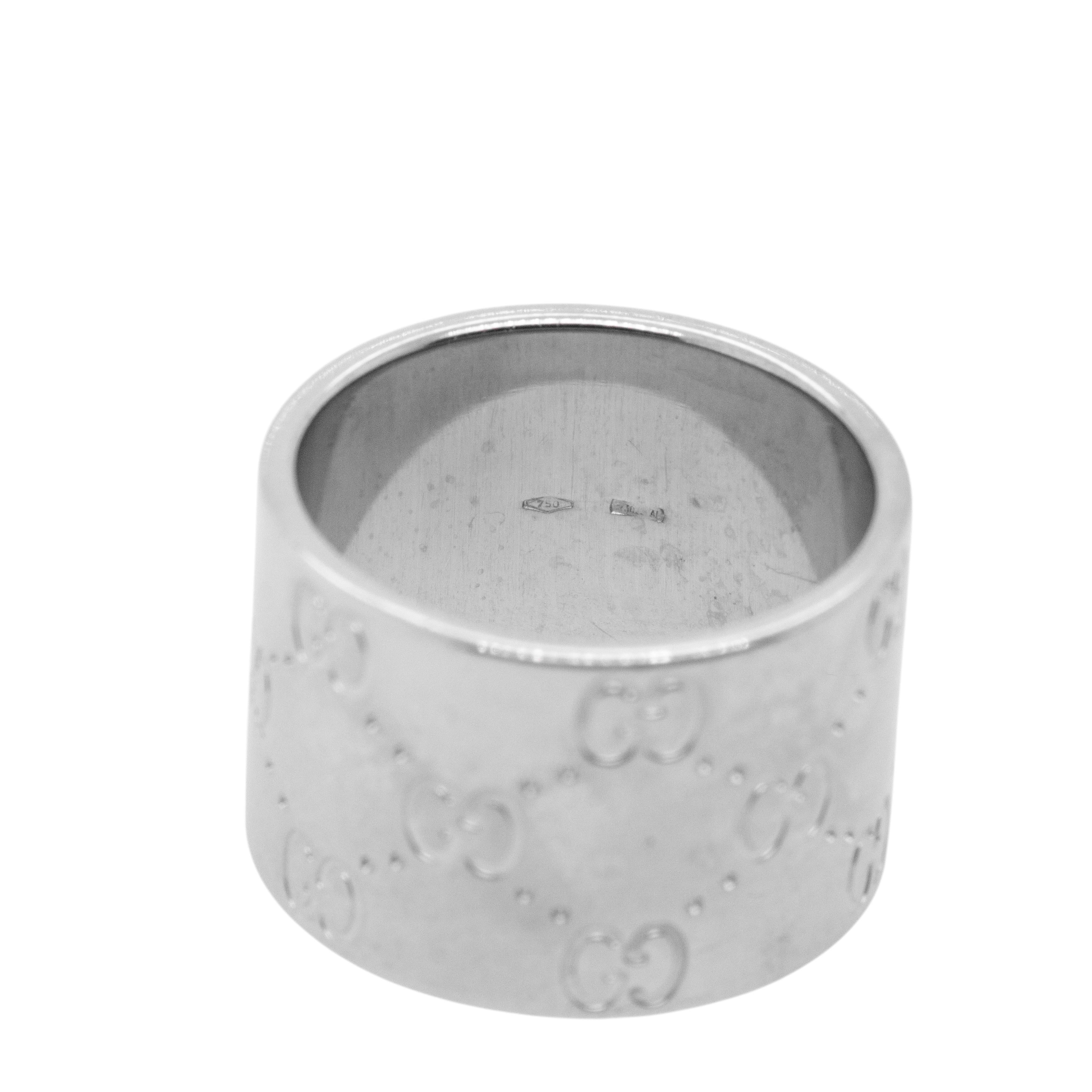 Donna Gucci Milan Monogram Icon 18k White Gold Eternity Ring in vendita