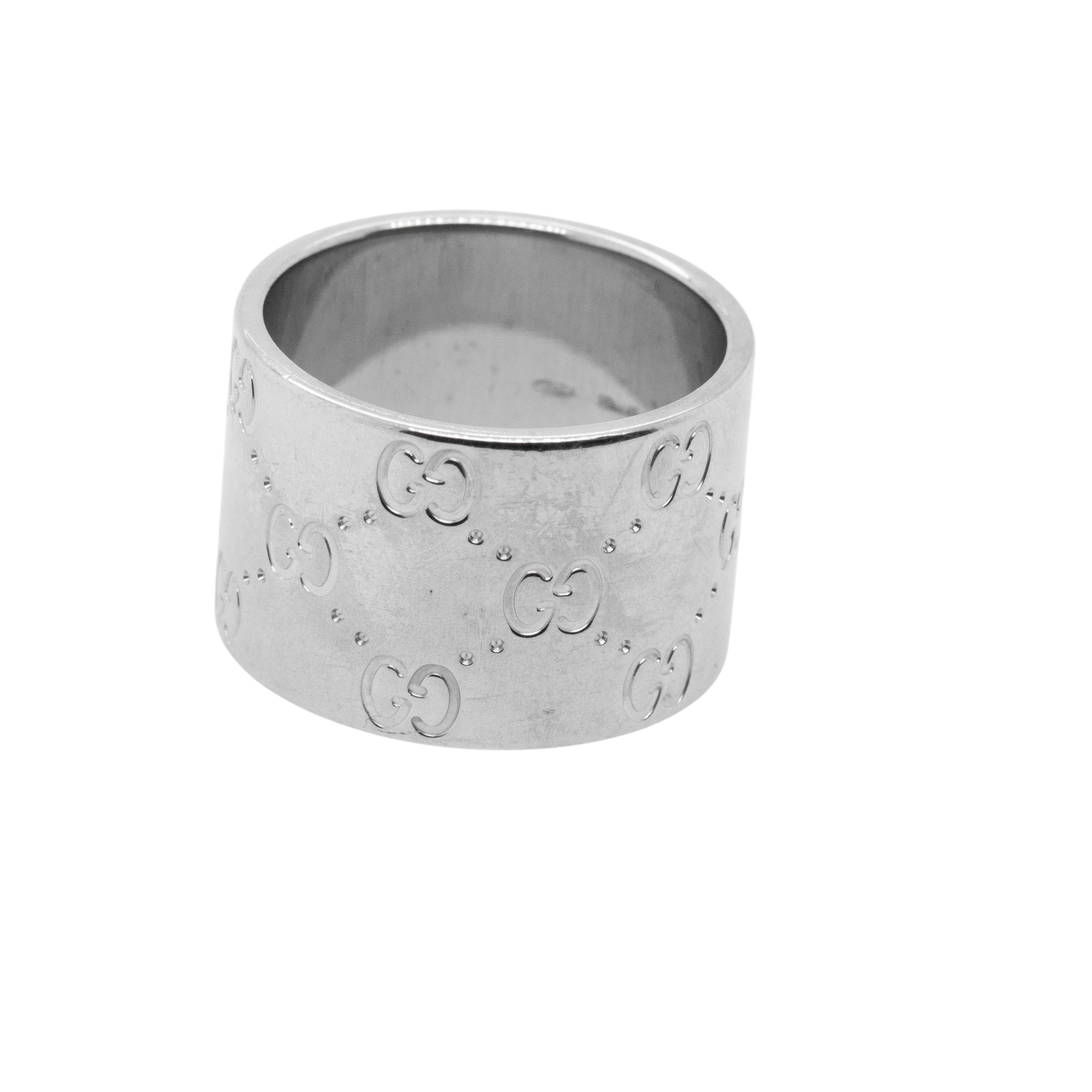 Gucci Milan Monogram Icon 18k White Gold Eternity Ring in vendita 1