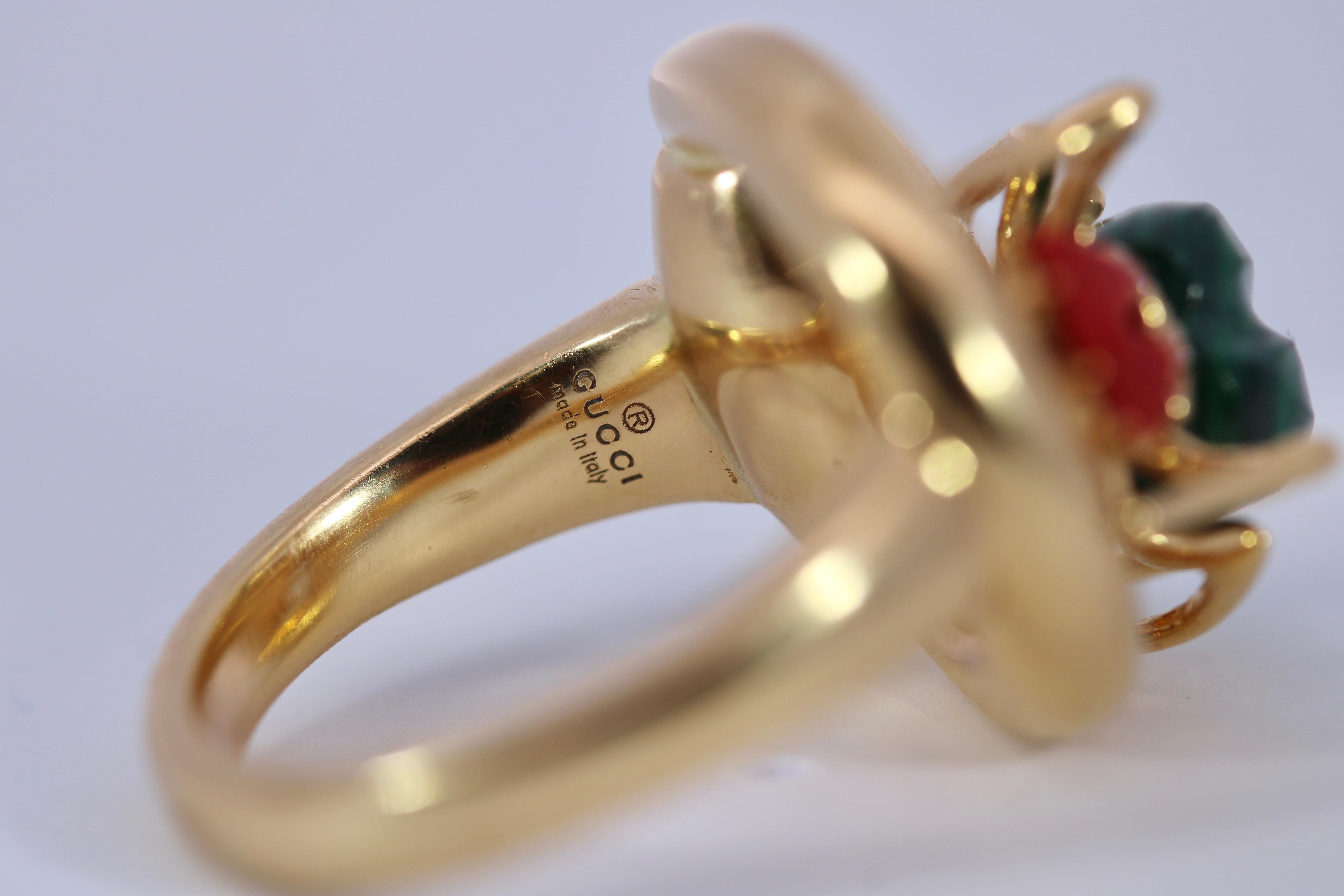 Gucci Milano 18K Yellow Gold Beetle Ring With Diamonds, Coral And Malachi In Excellent Condition In Great Neck Plaza, NY
