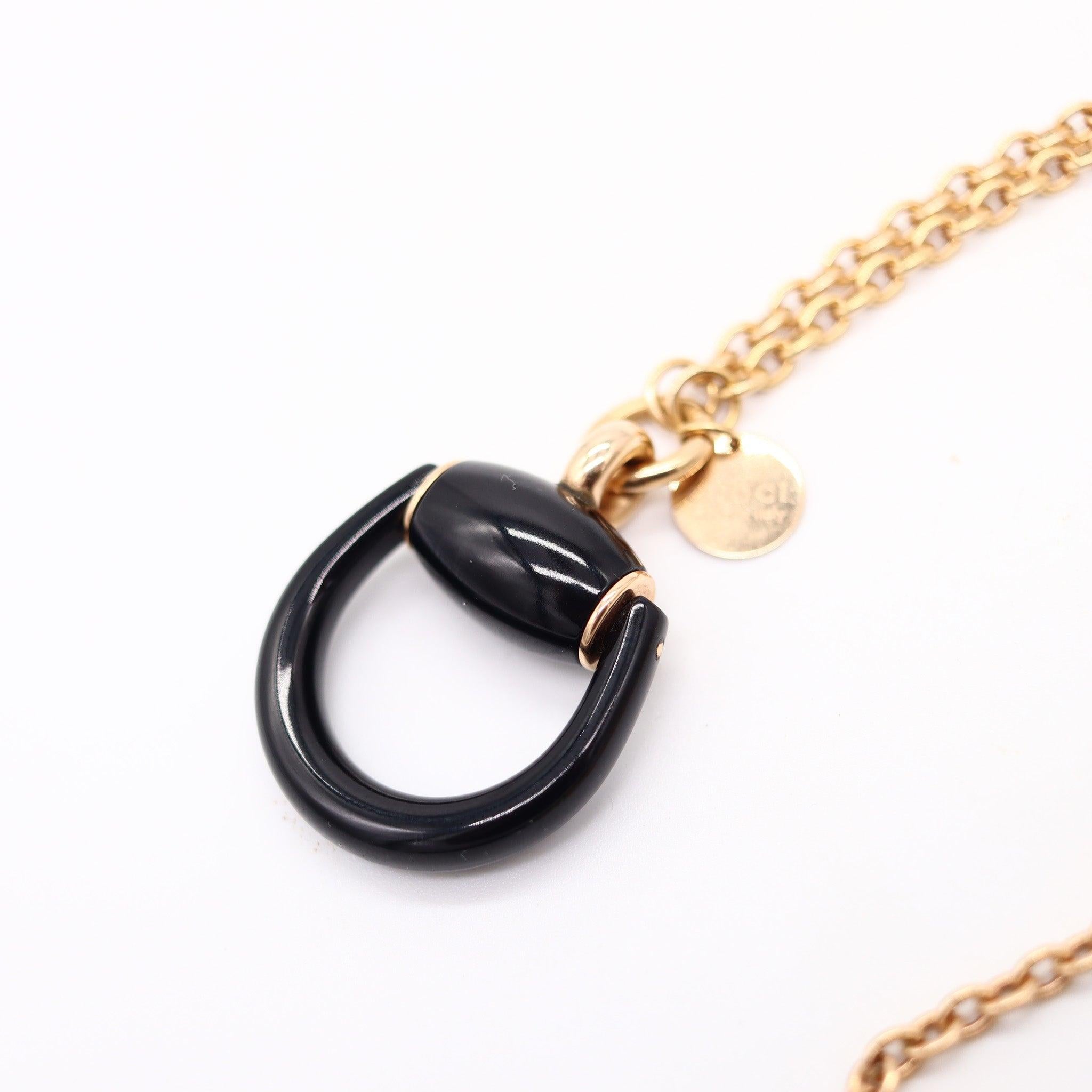 GUCCI Milano Emaillierte Horsebit Drop Halskette-Anhänger in 18Kt Gelbgold für Damen oder Herren im Angebot