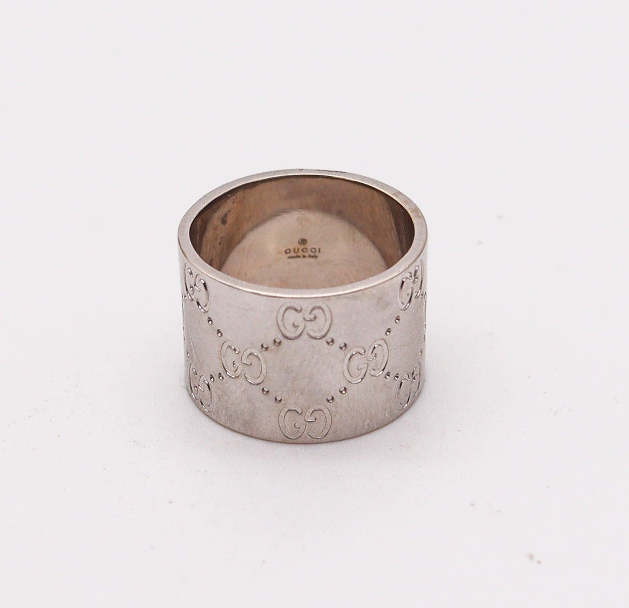 Moderno Anello Gucci Milano Extra Wide Icon Logo GG in oro bianco massiccio 18Kt in vendita