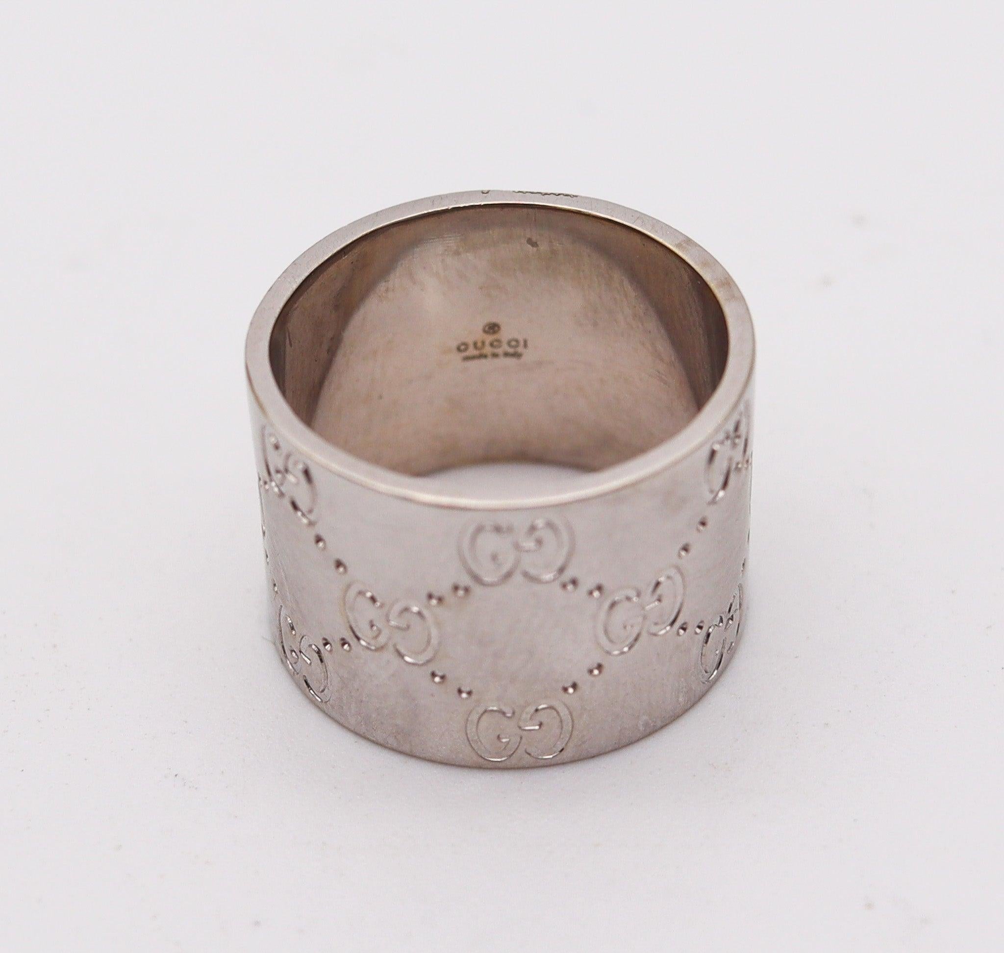 Anello Gucci Milano Extra Wide Icon Logo GG in oro bianco massiccio 18Kt In condizioni ottime in vendita a Miami, FL