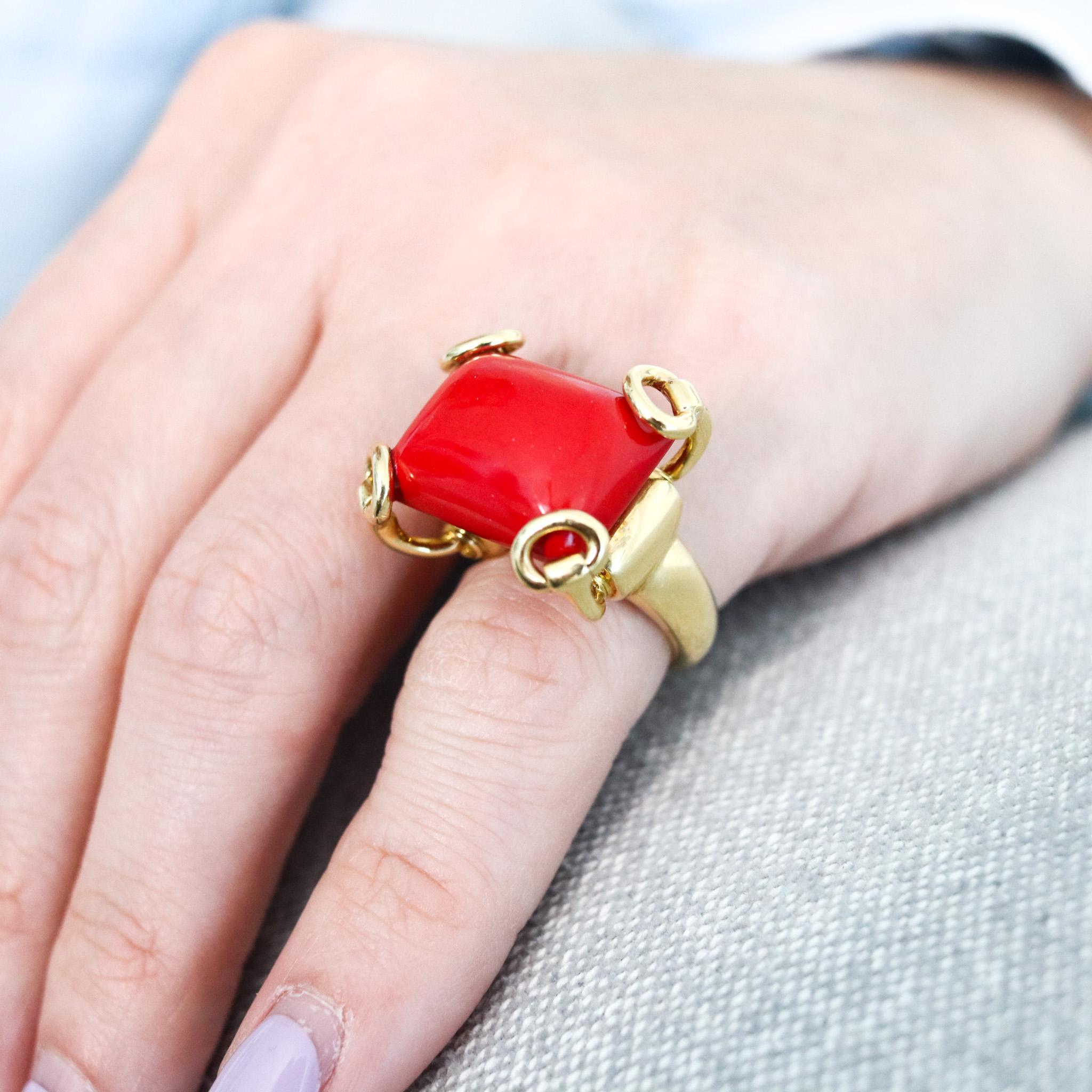 Gucci Milano Horse bits Cocktail Ring In 18Kt Yellow Gold with 24.45 Cts Coral For Sale 2