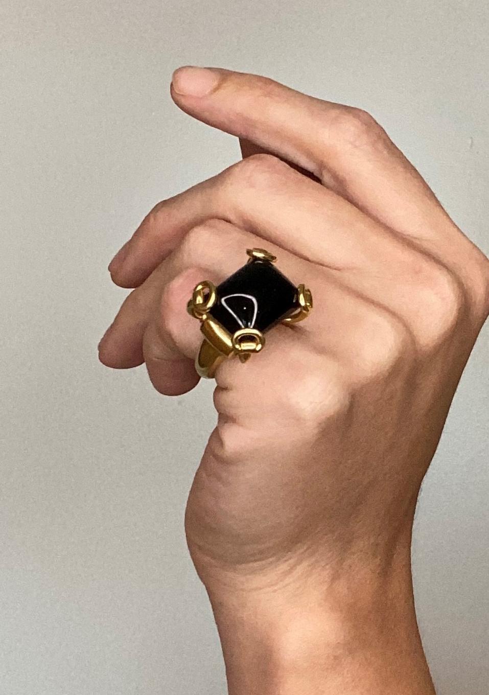 Gucci Milano Horsebit Cocktail Ring in 18Kt Yellow Gold with 26 Cts Black Onyx 5