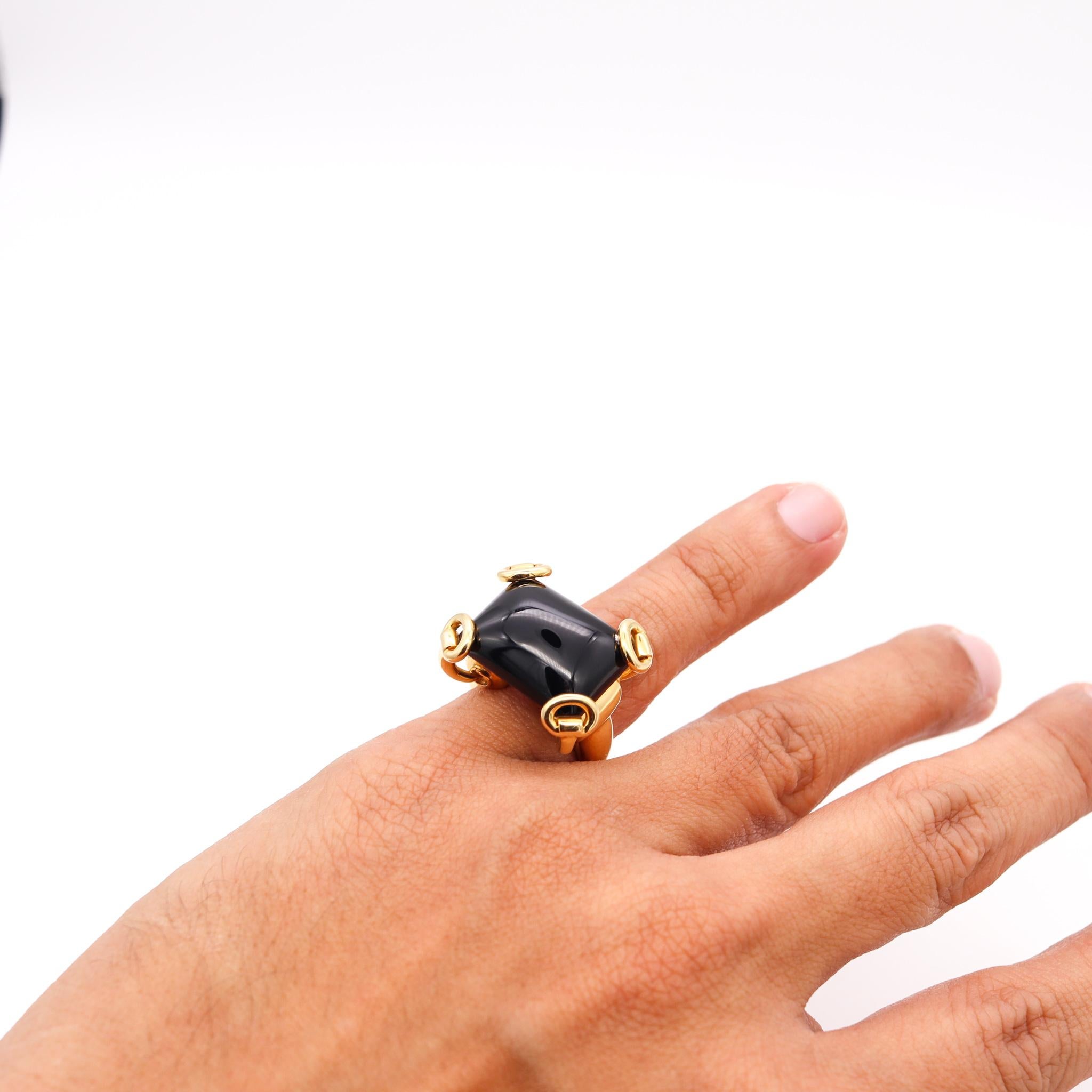 Modern Gucci Milano Horsebit Cocktail Ring in 18Kt Yellow Gold with 26 Cts Black Onyx
