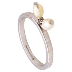 Gucci Milano Vintage Kinetic Ring 18kt White Gold Two Fresh Water White Pearls