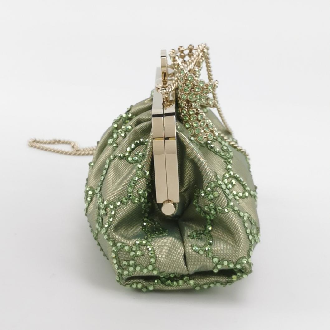 Gucci Mini Clutch in nylon verde con Monogram e Fiocco e Catena In condizioni ottime in vendita a AUBERVILLIERS, FR