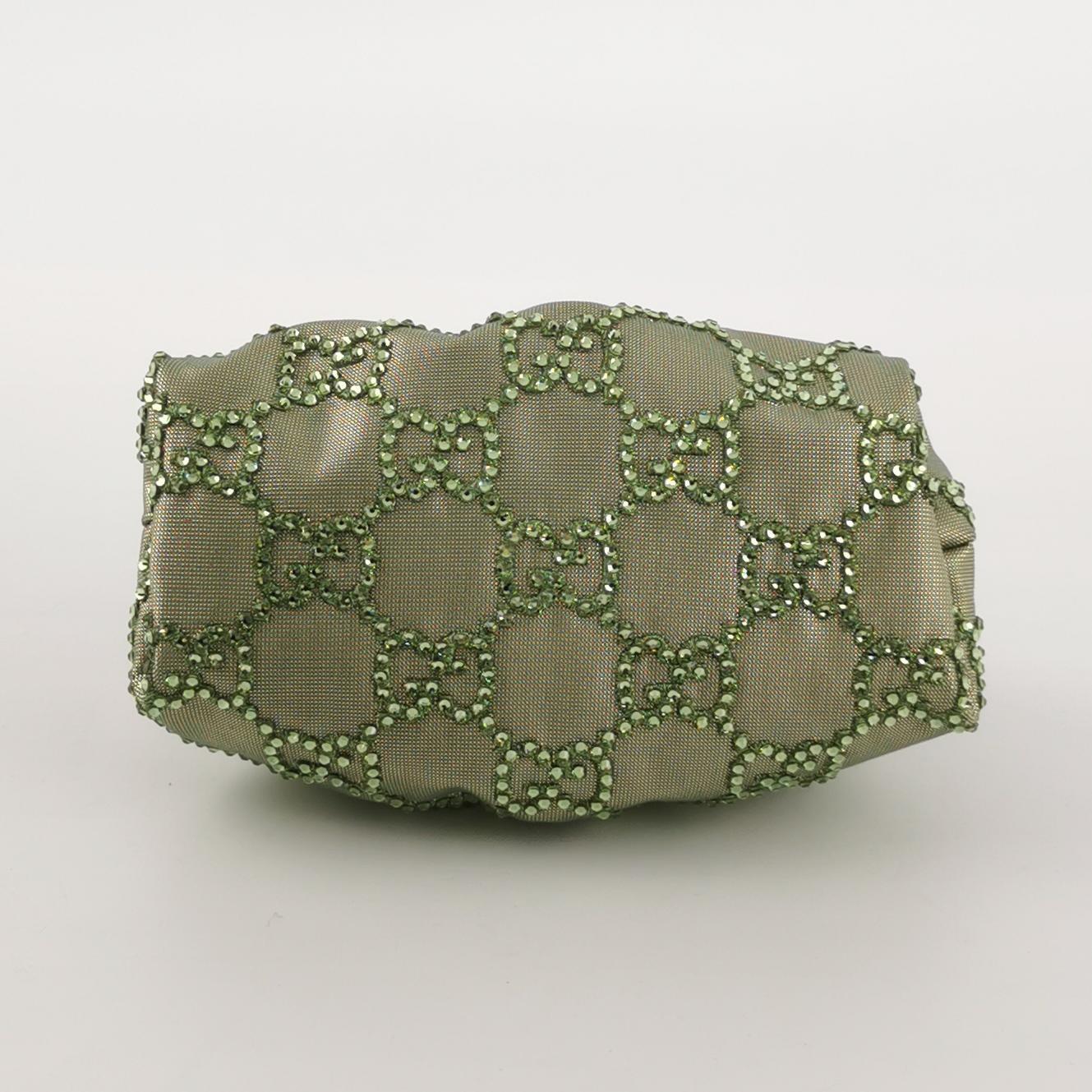 Gucci Mini Clutch in nylon verde con Monogram e Fiocco e Catena in vendita 1