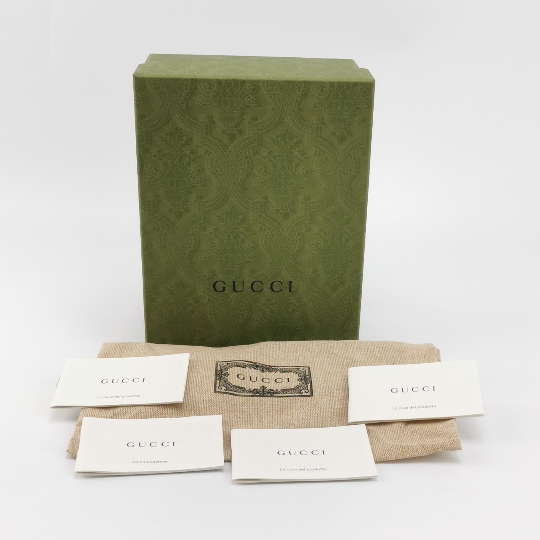 Gucci Mini Clutch in nylon verde con Monogram e Fiocco e Catena in vendita 4