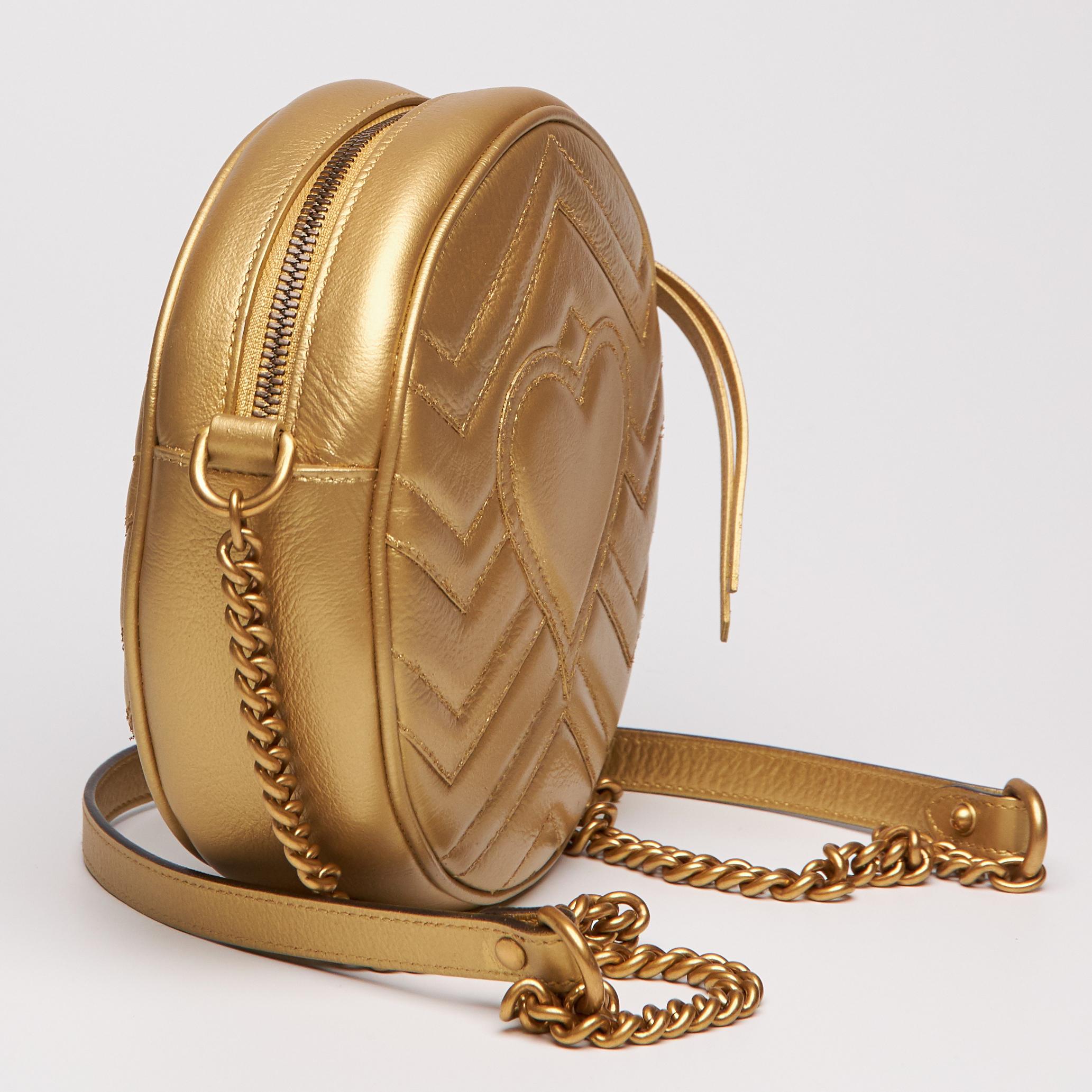 Marron Gucci Mini sac à bandoulière rond GG Marmont doré (550154) en vente