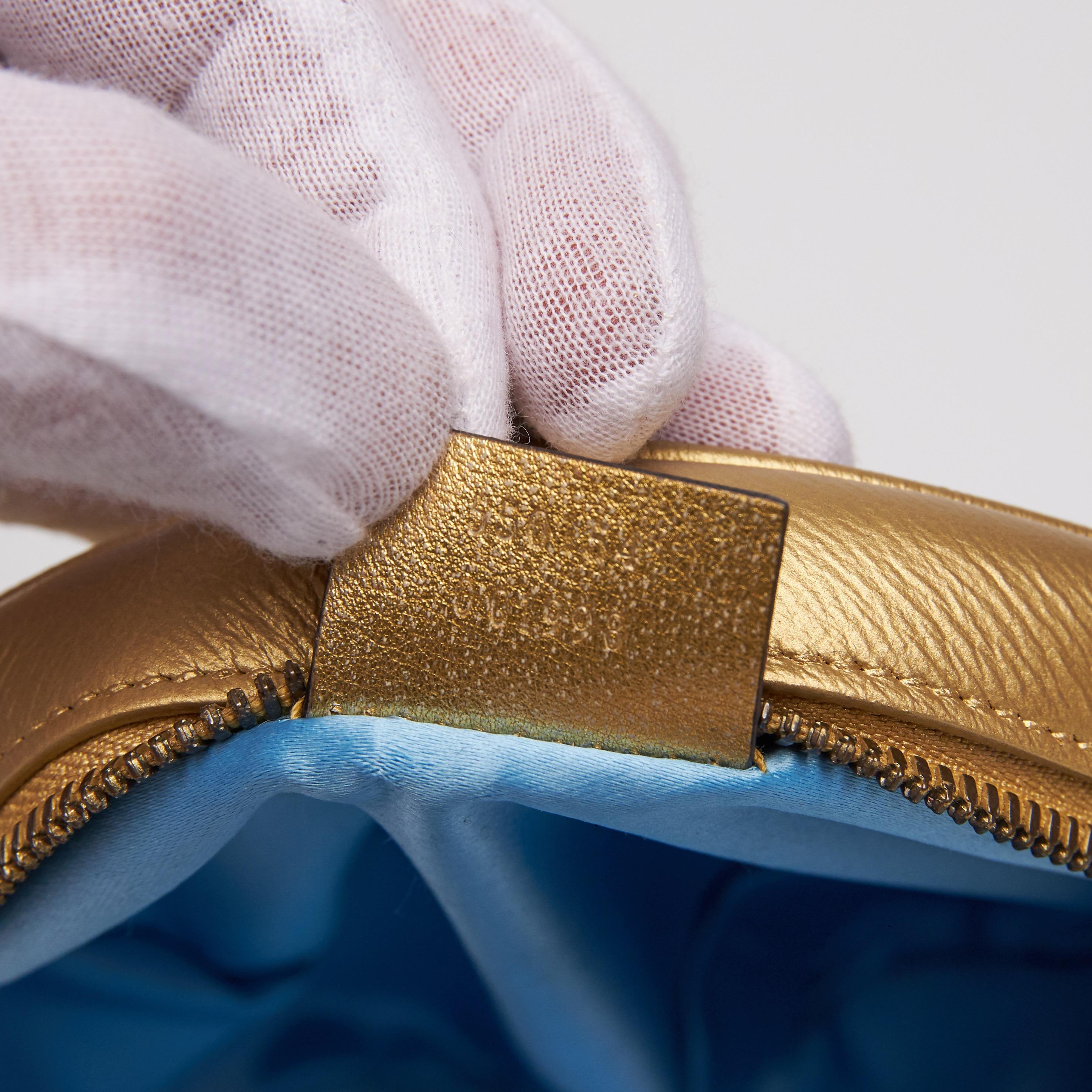 Gucci Mini sac à bandoulière rond GG Marmont doré (550154) en vente 3