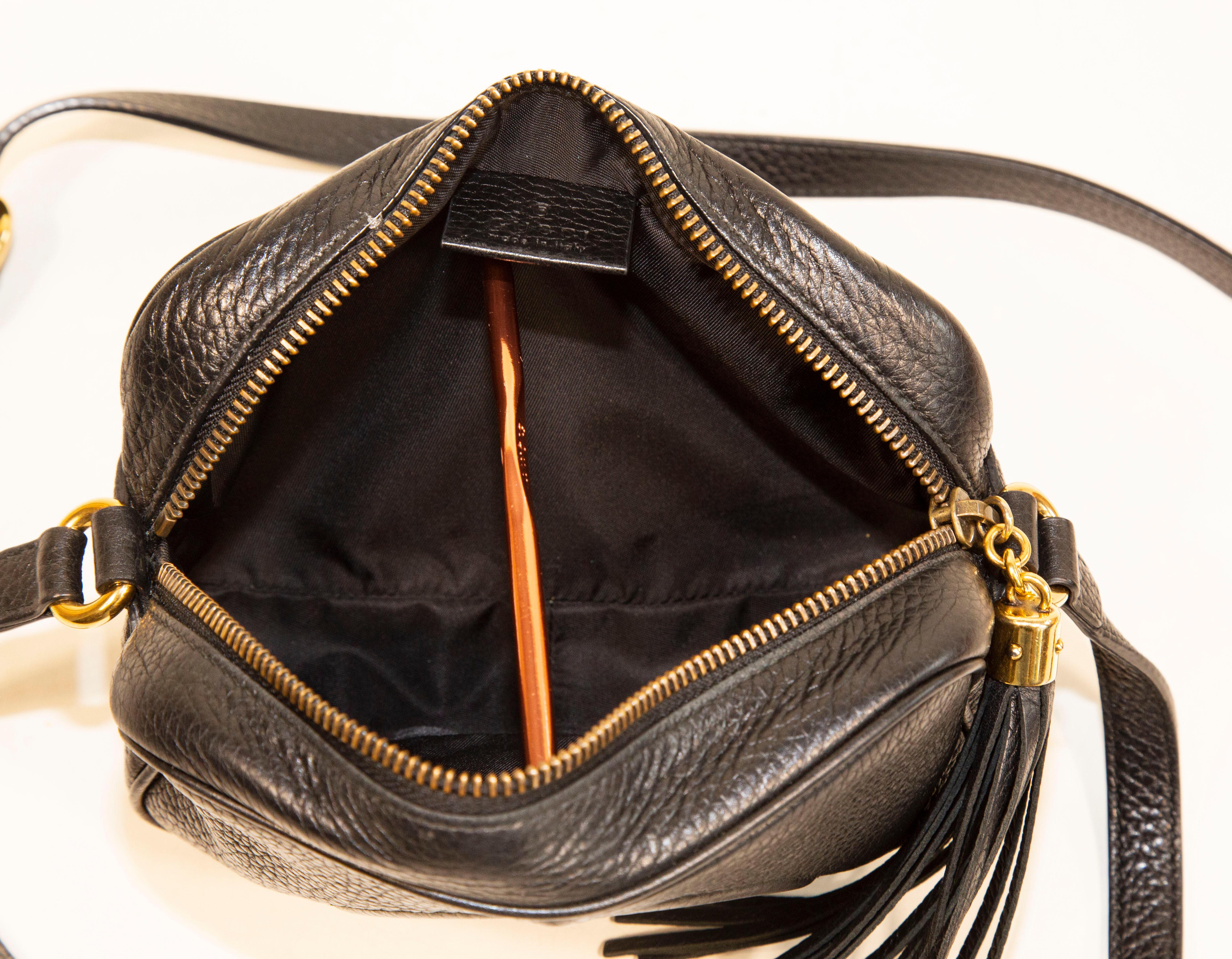 Gucci Mini Soho Crossbody Bag in Black Leather For Sale 8