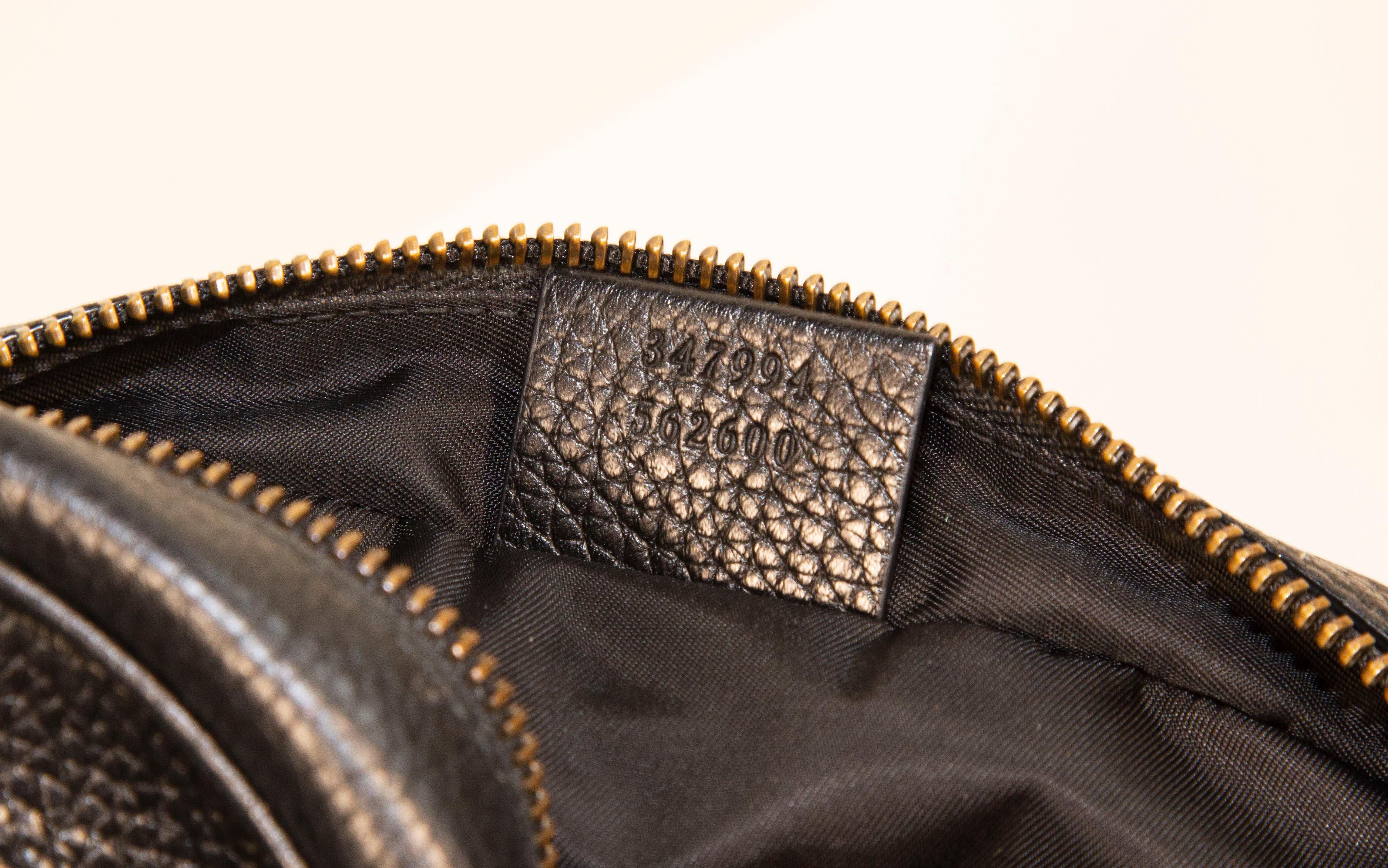 Gucci Mini Soho Crossbody Bag in Black Leather For Sale 9