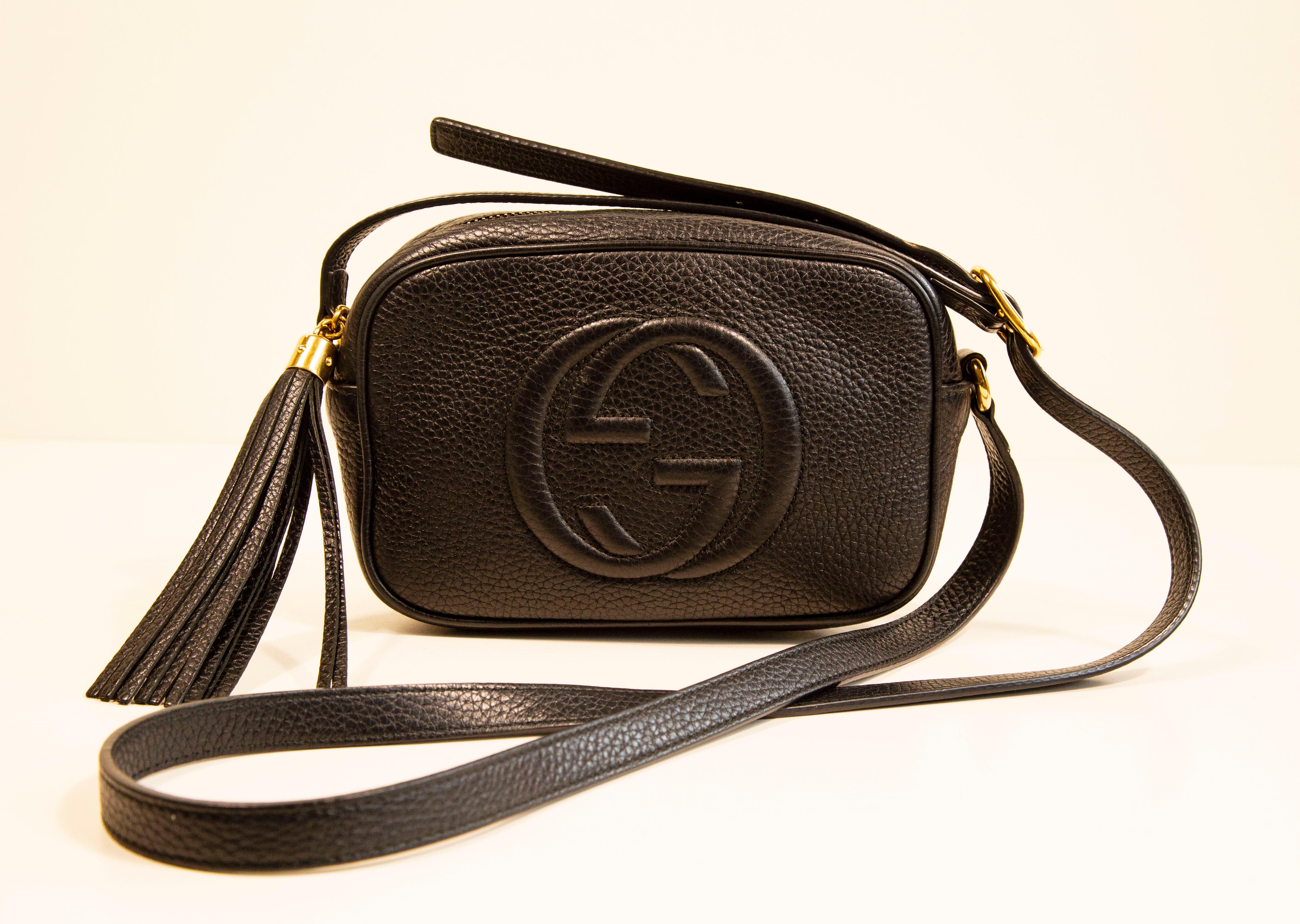 Gucci Mini Soho Crossbody Bag in Black Leather In Excellent Condition For Sale In Arnhem, NL