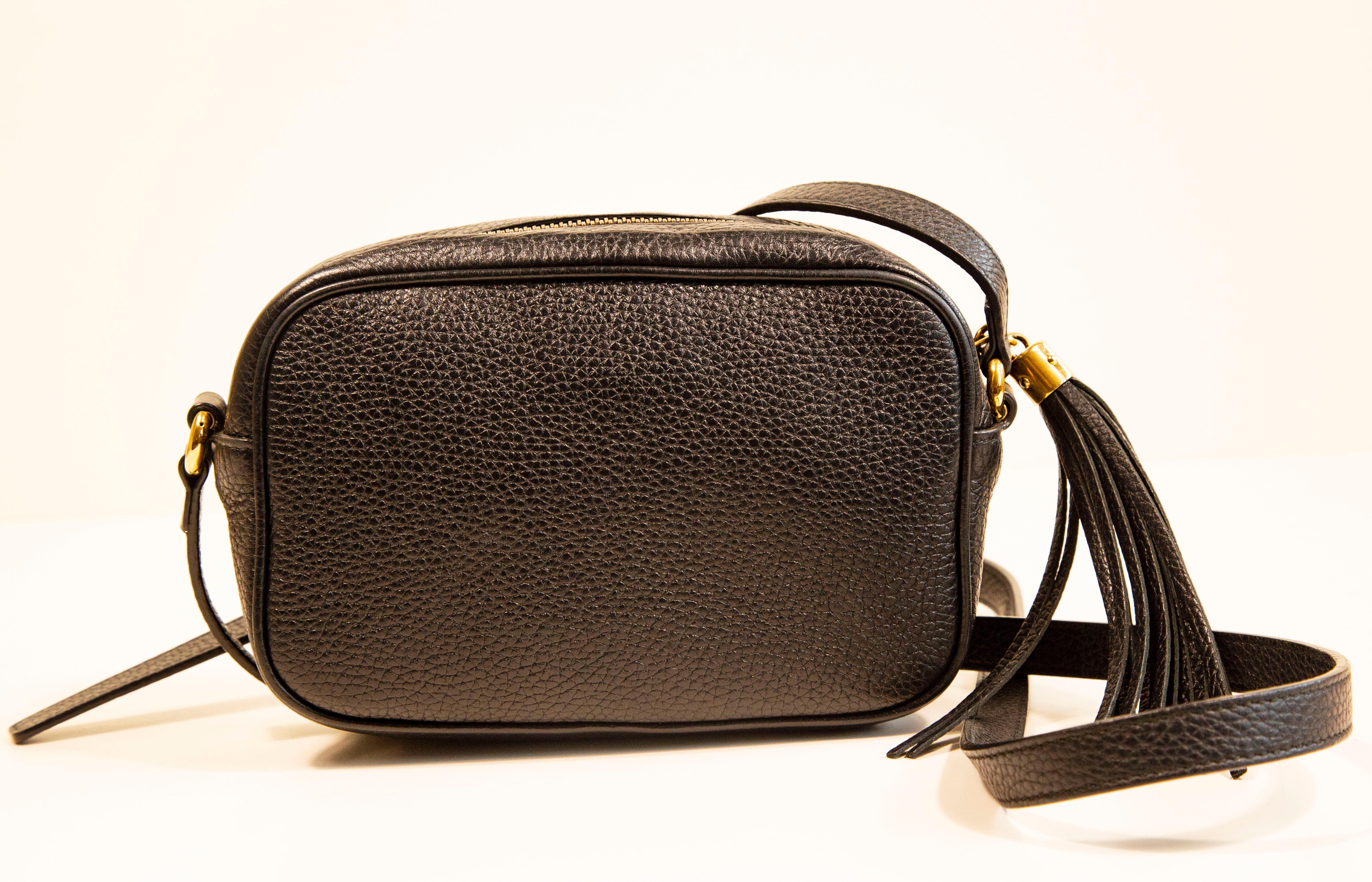 Gucci Mini Soho Crossbody Bag in Black Leather For Sale 1