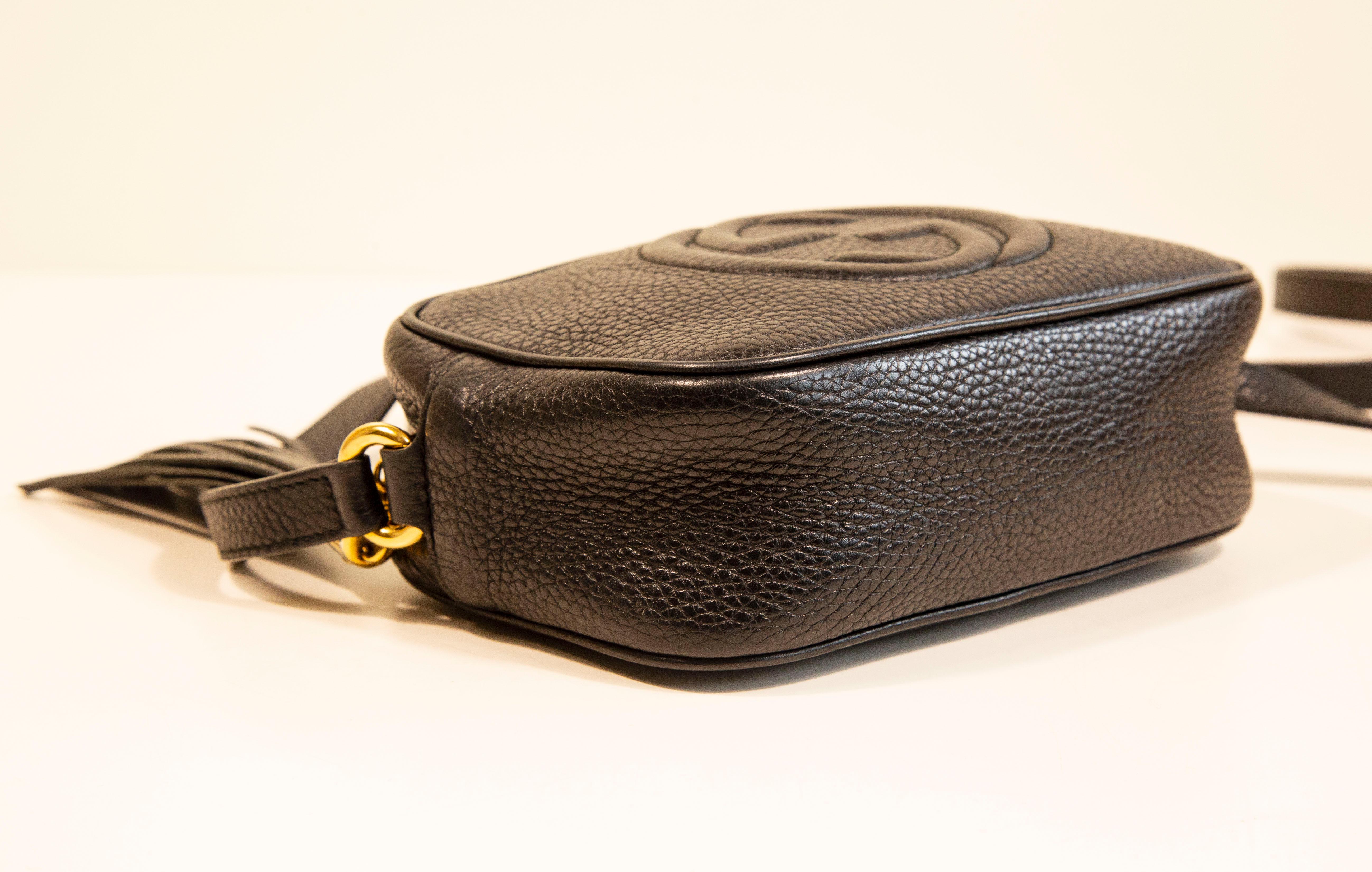 Gucci Mini Soho Crossbody Bag in Black Leather For Sale 5