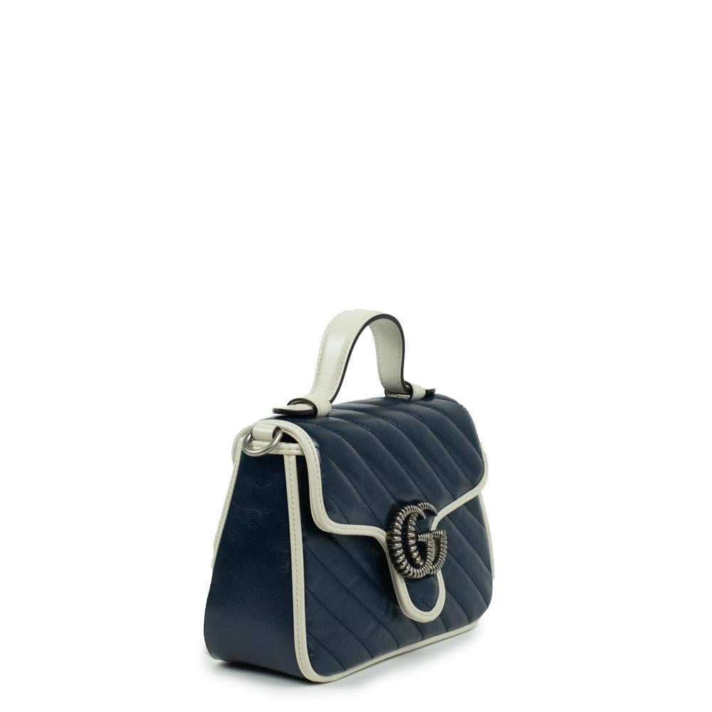 - Designer: GUCCI
- Model: Mini Top handle Marmont
- Condition: Very good condition. Slight marks on interior
- Accessories: Dustbag
- Measurements: Width: 20cm, Height: 14cm, Depth: 8cm, Strap: 115cm
- Exterior Material: Leather
- Exterior Color: