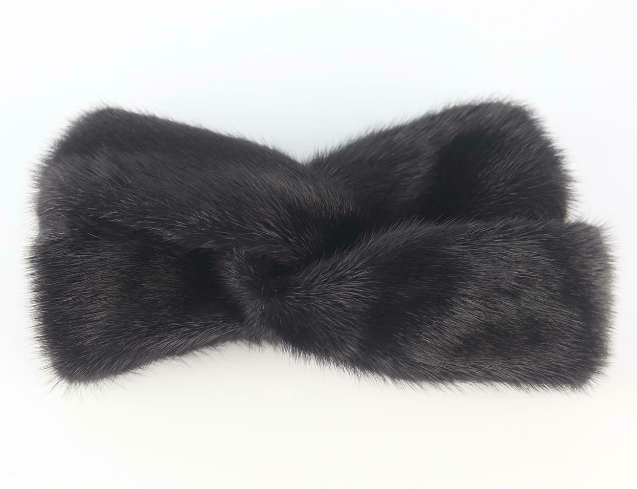 Gucci's black mink-fur headband, it has a twist-front and elasticated back which is wide enough to cover your ears, making it perfect for skiing or snowy city breaks.
Black mink-fur.
Slips on. 
100% Mink fur; lining: 100% silk. 

Dimensions: