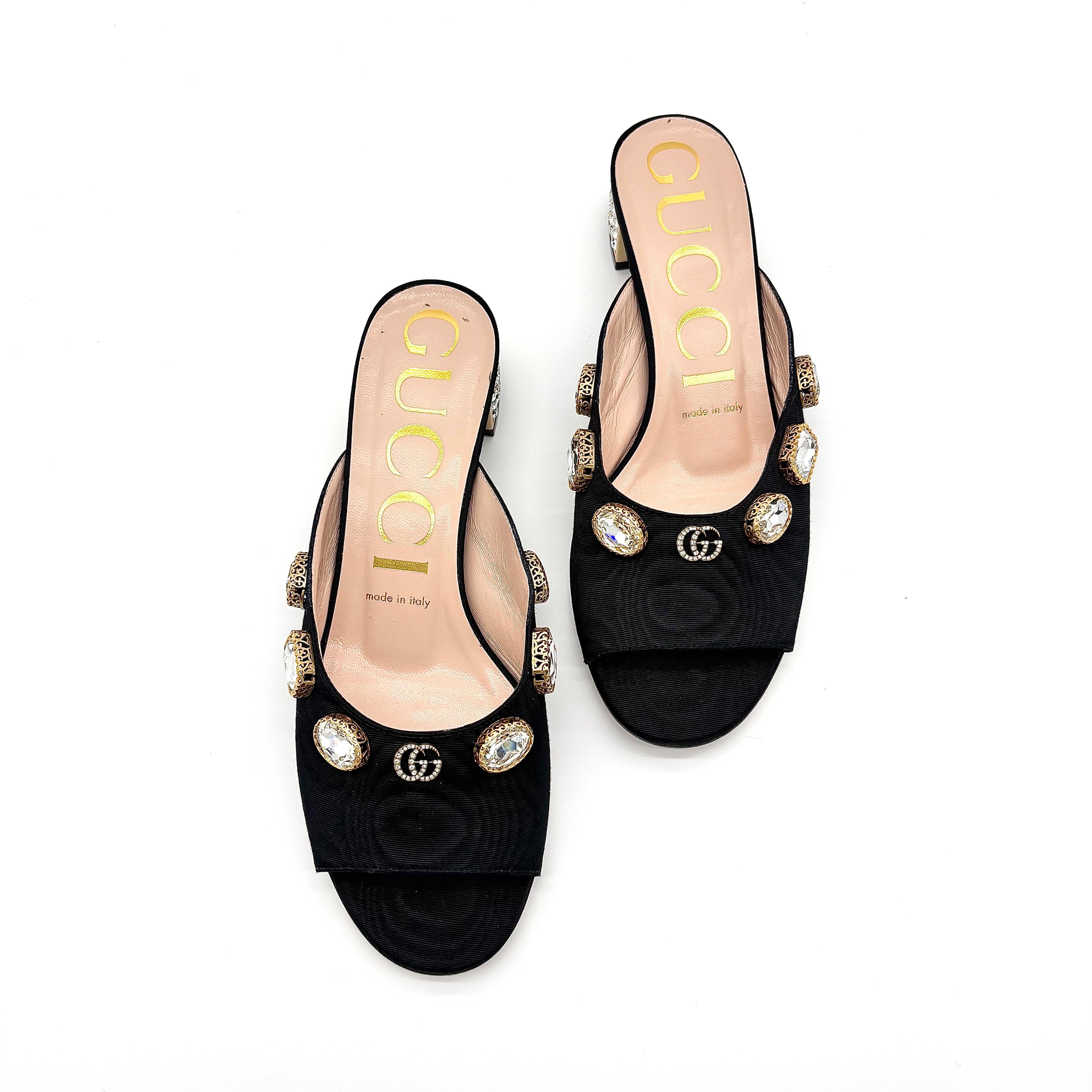 Gucci Moire Crystal Embellished Lyric Interlocking GG Slip On Slides Mules 37.5 (Schwarz) im Angebot