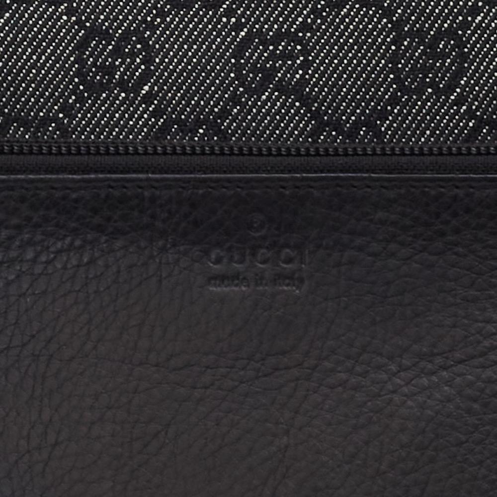 Gucci - Sac fourre-tout haut en toile noire avec monogramme (143423) en vente 4