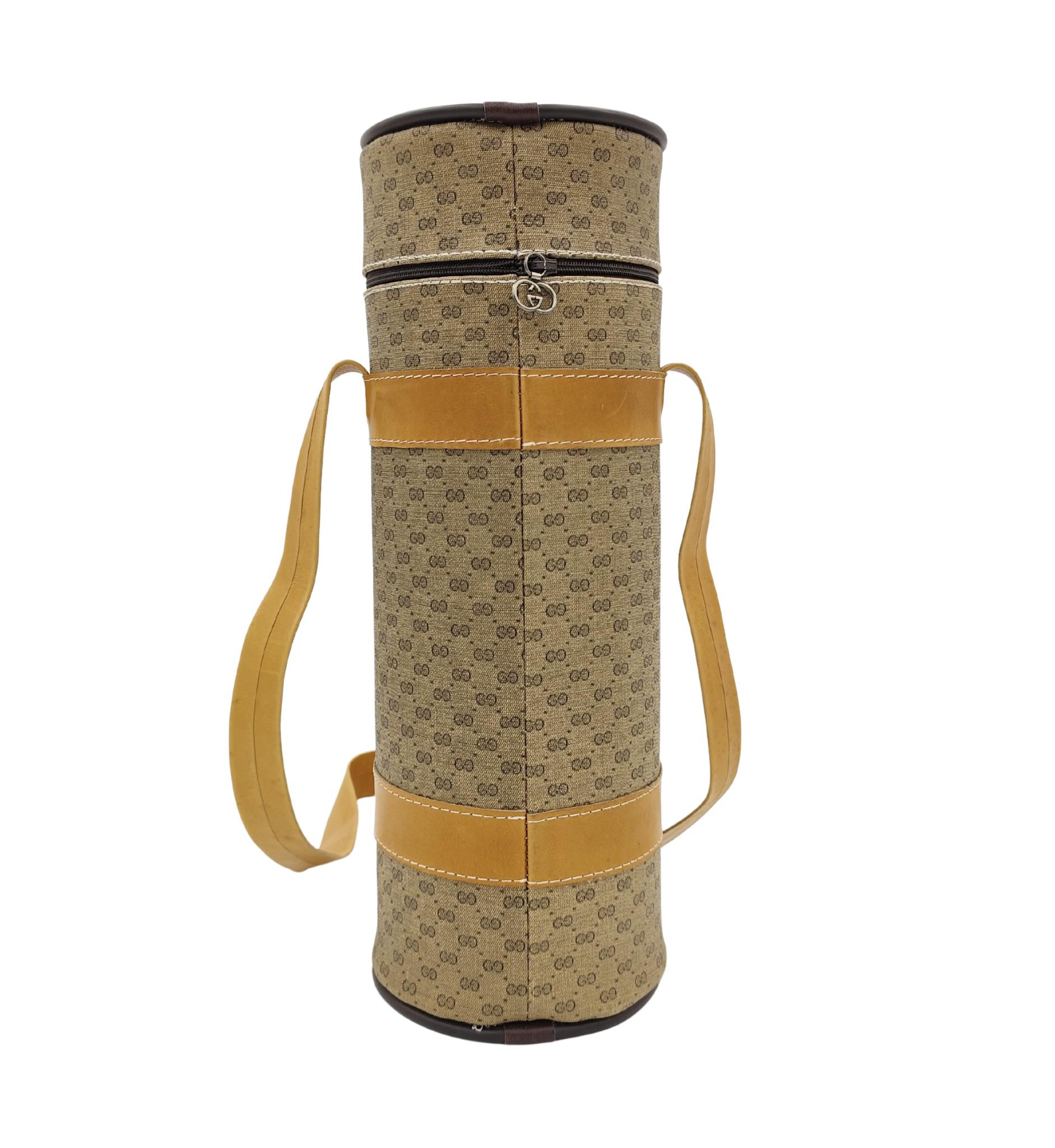 Marrone Borsa portabottiglie con Monogram di Gucci in vendita
