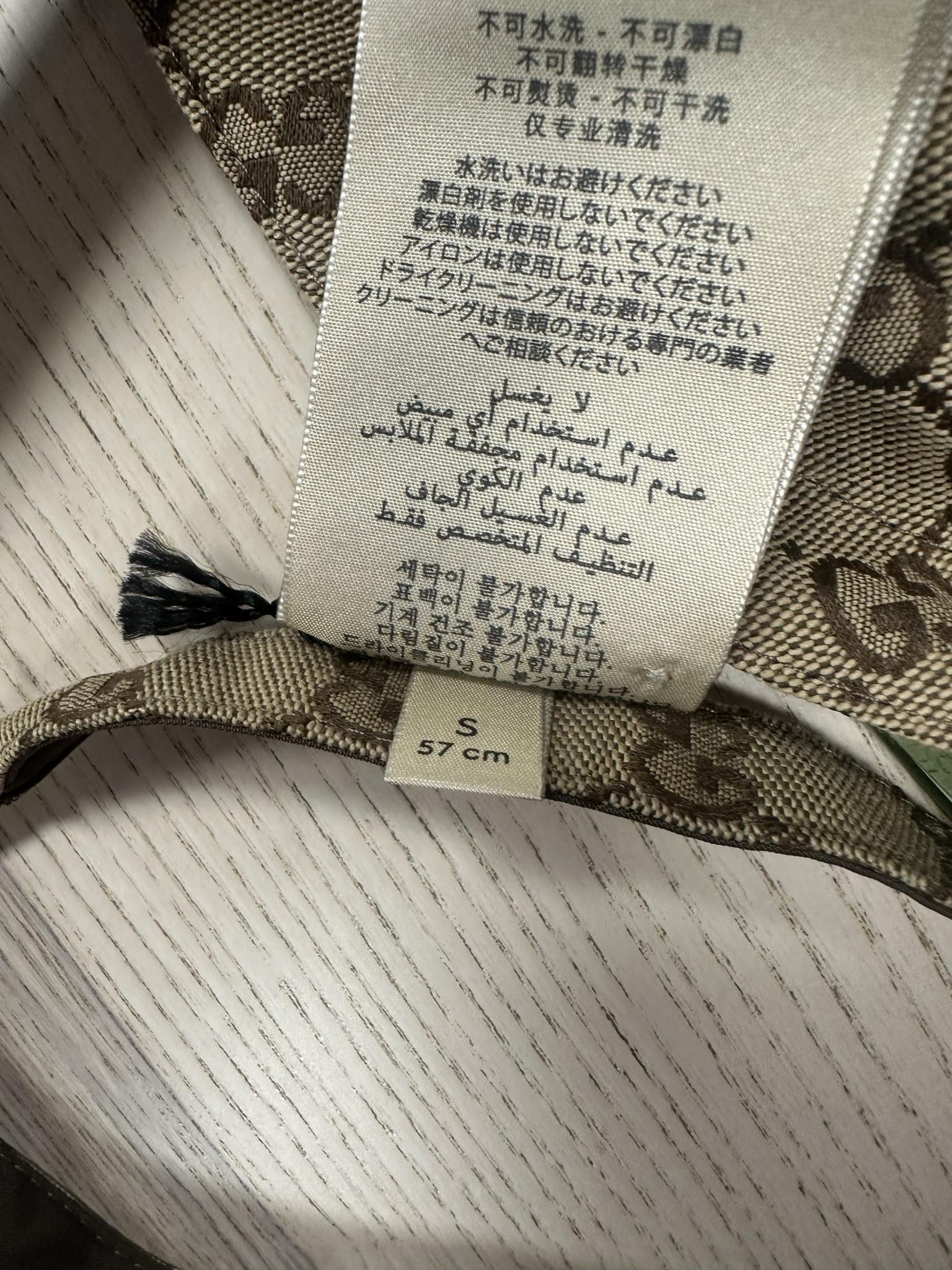 Gucci Monogram Brown Canvas Reversible Bucket Hat S For Sale 6