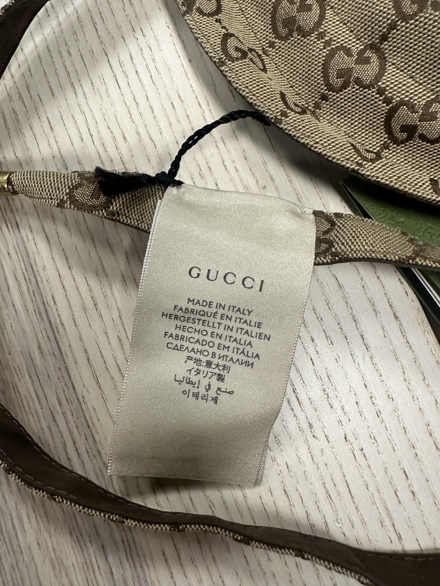 Gucci Monogram Brown Canvas Reversible Bucket Hat S For Sale 5