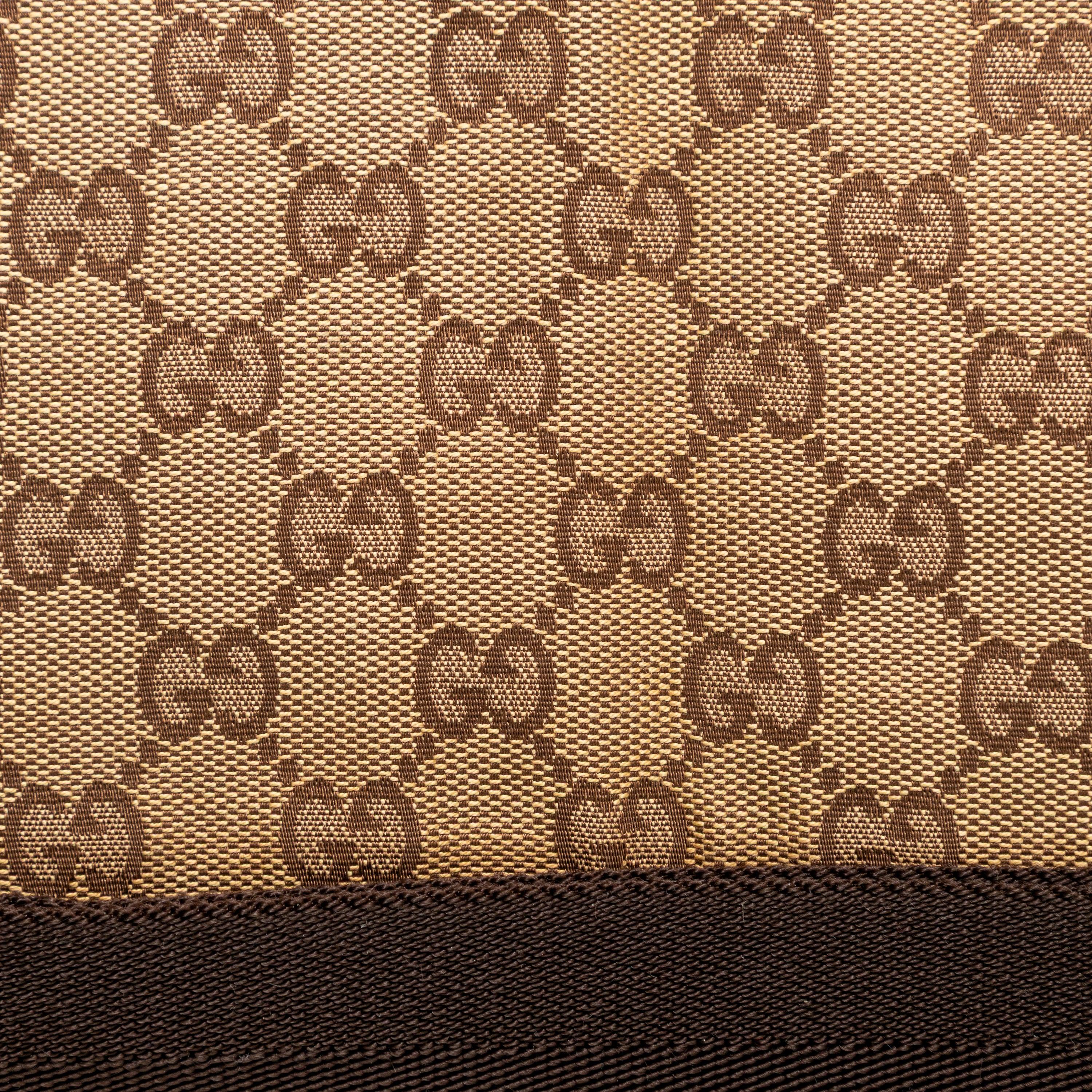 Women's or Men's Gucci Monogram Canvas Belt Bag - '00s For Sale