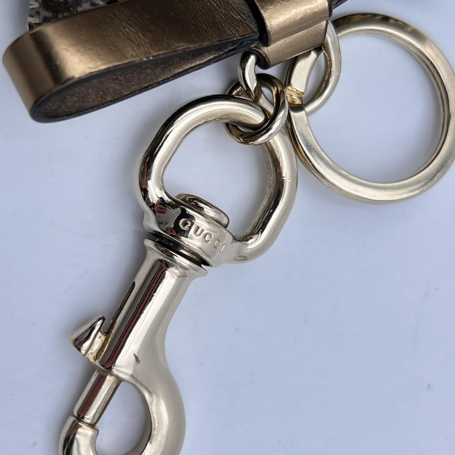 Gucci Monogramm Segeltuch Guccioli Leroy Französischer Bulldogge  Schlüsselanhänger Charme im Angebot bei 1stDibs