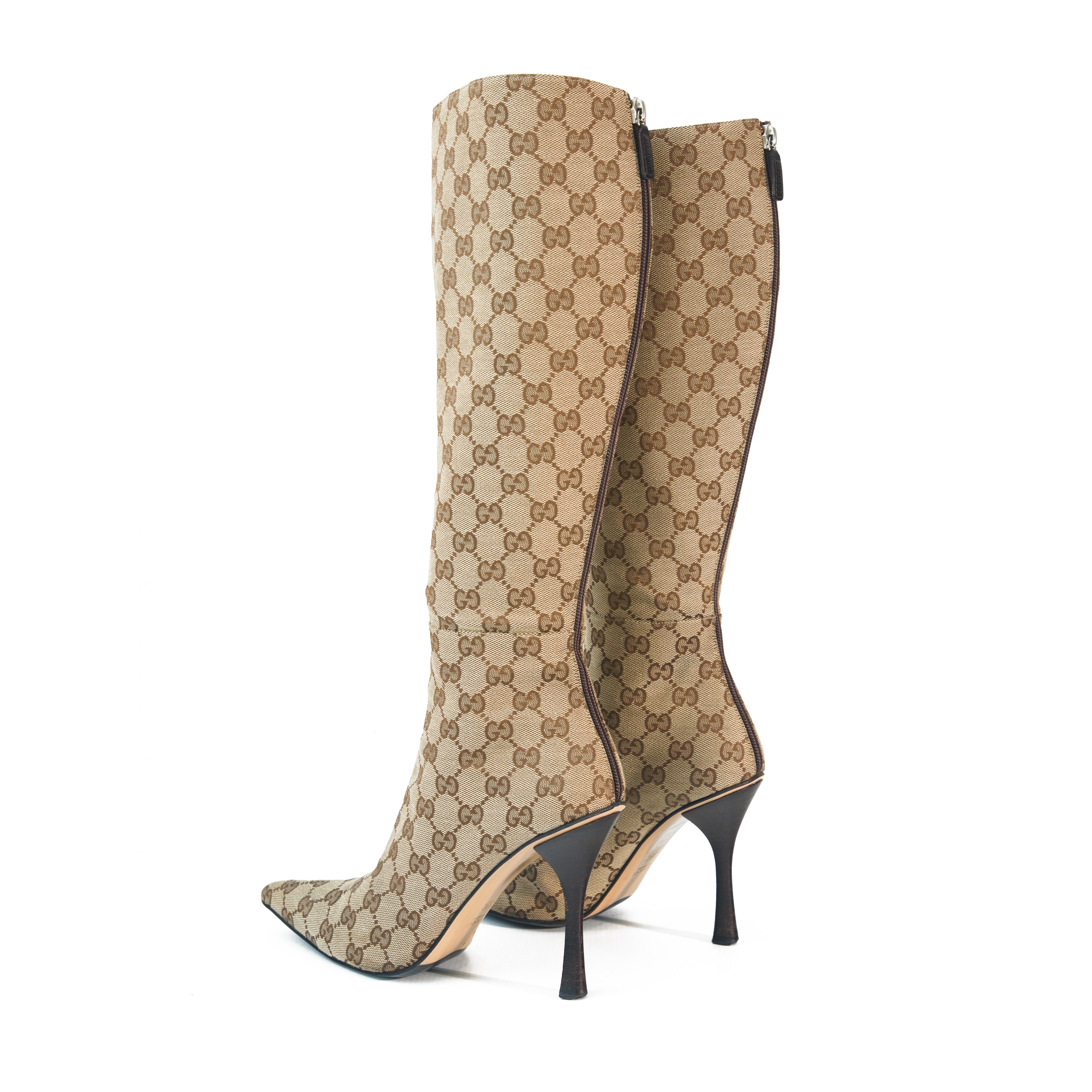 Gucci Monogram Canvas Pointed Knee High Boot size 39 In Good Condition For Sale In London, GB