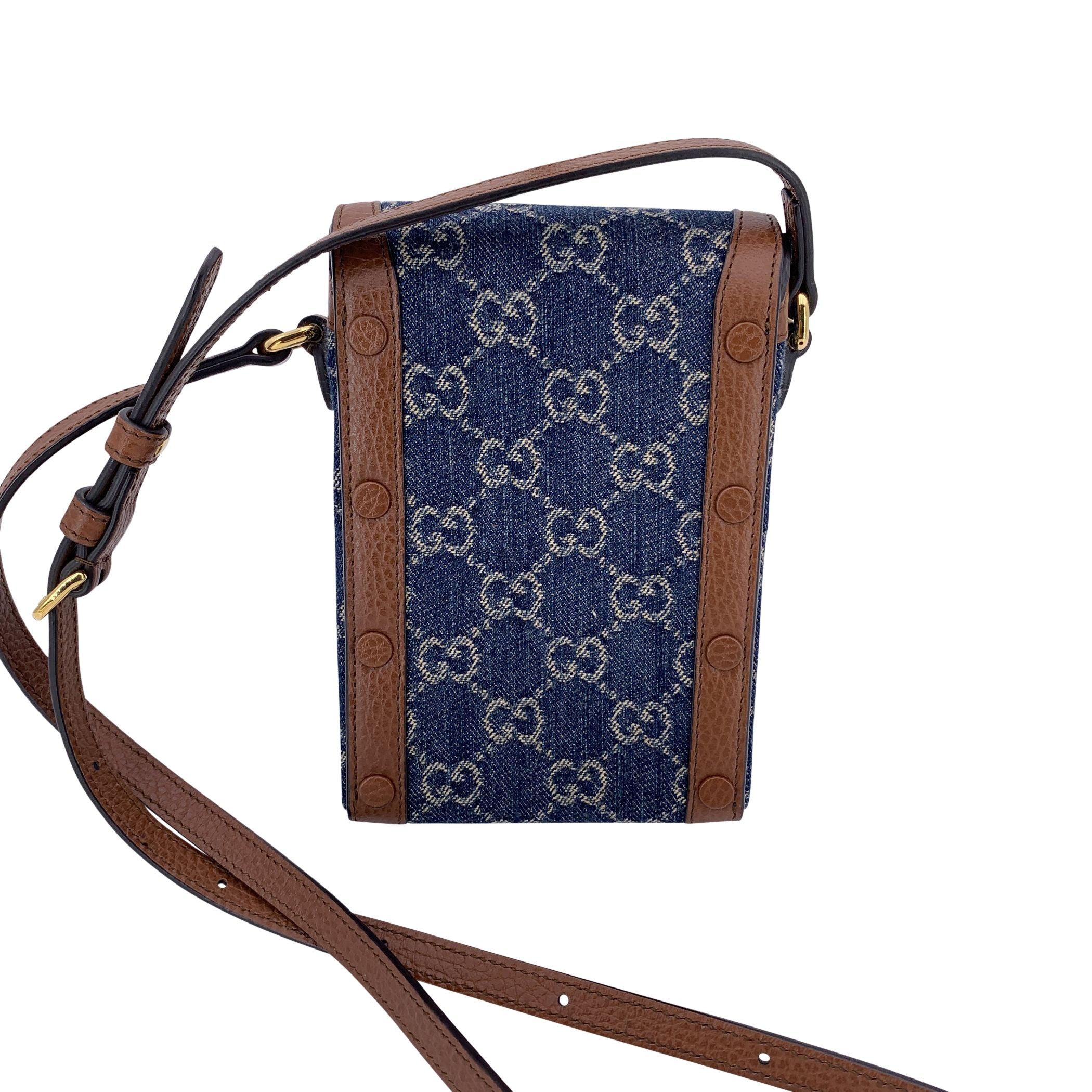 Nero Mini Crossbody Gucci Monogram in denim e pelle con morsetto 1955 in vendita