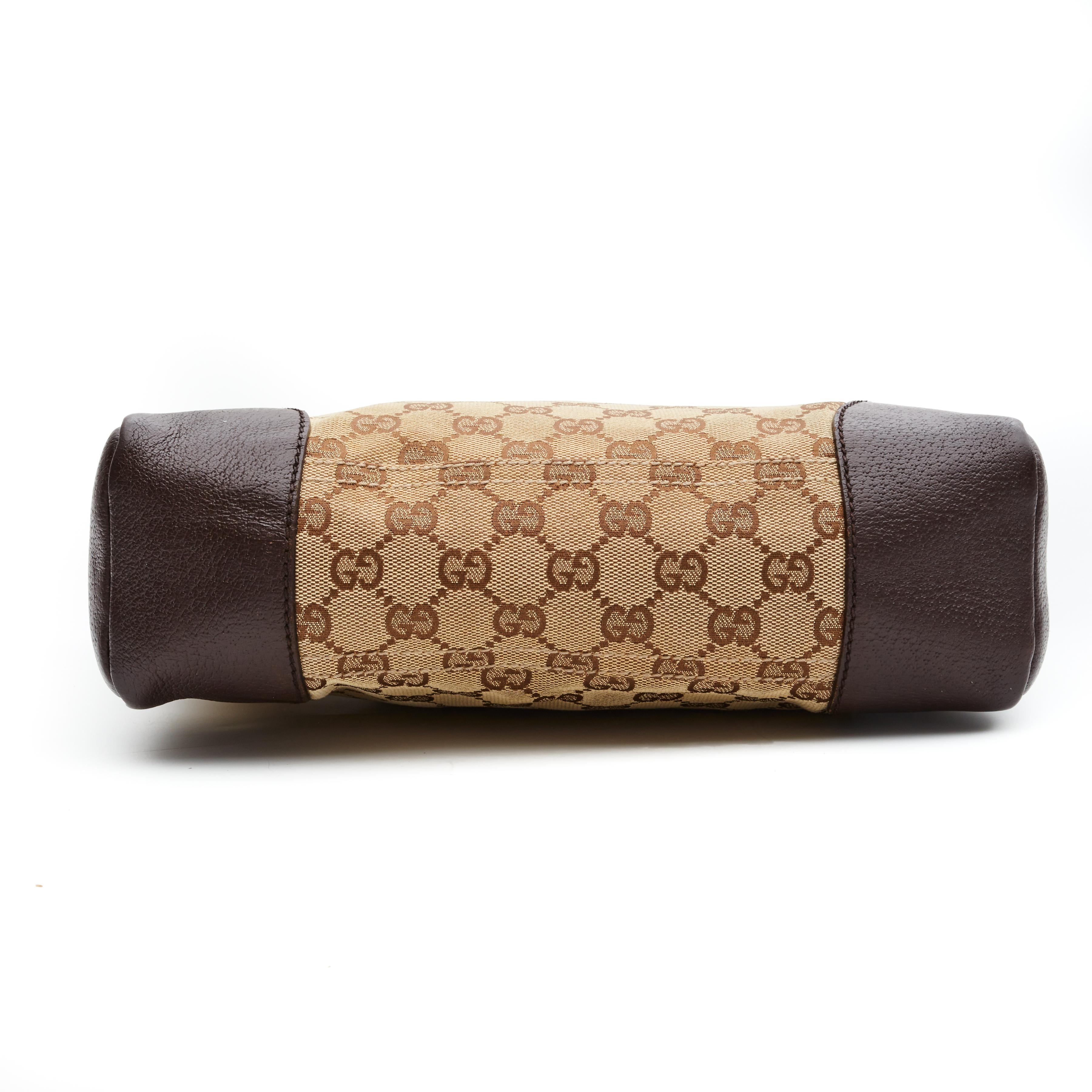 Beige Gucci Monogram GG Borsa a tracolla in tela beige