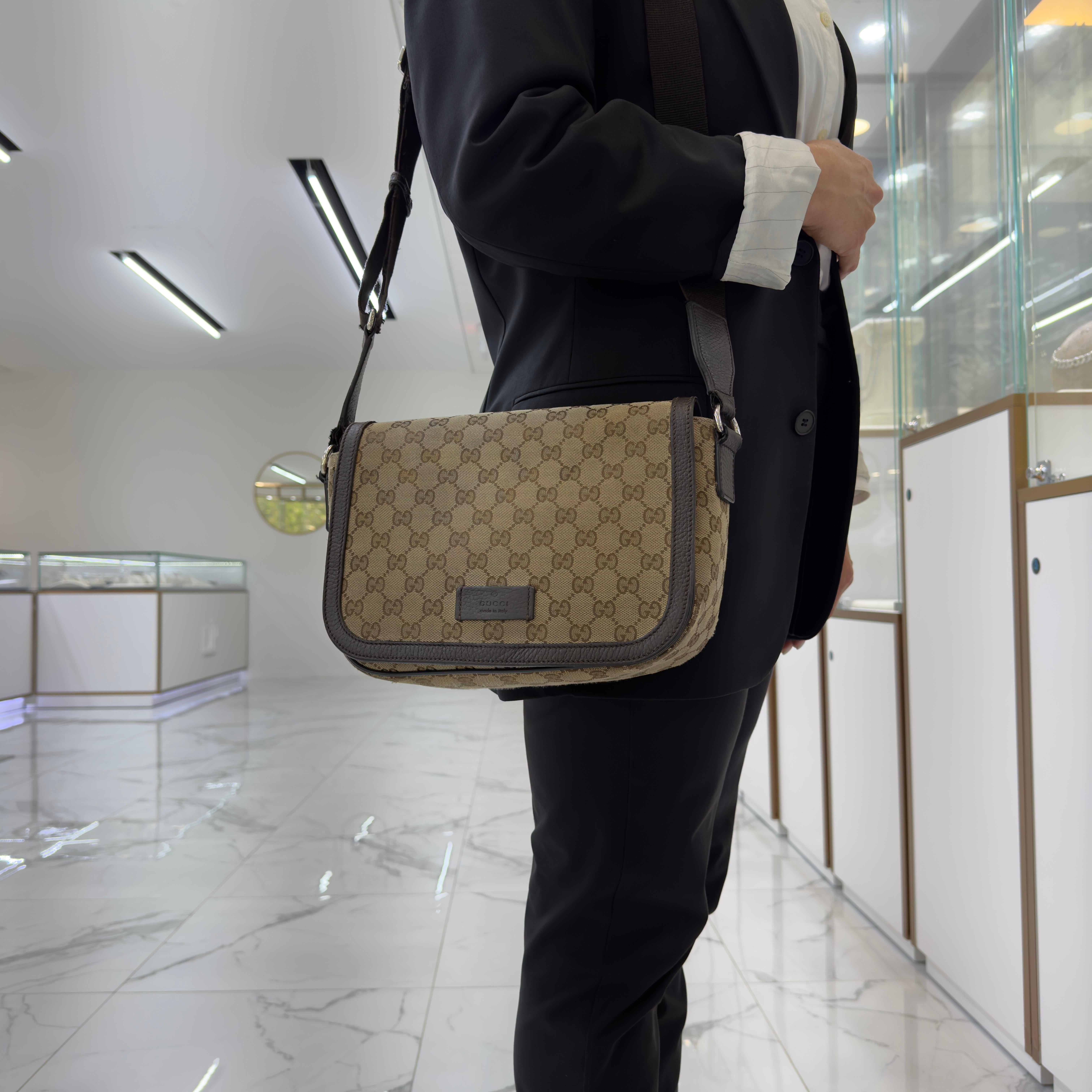 Gucci Monogram GG Canvas 807401990 Brown & Beige Flap Cross Body Messenger Bag For Sale 10