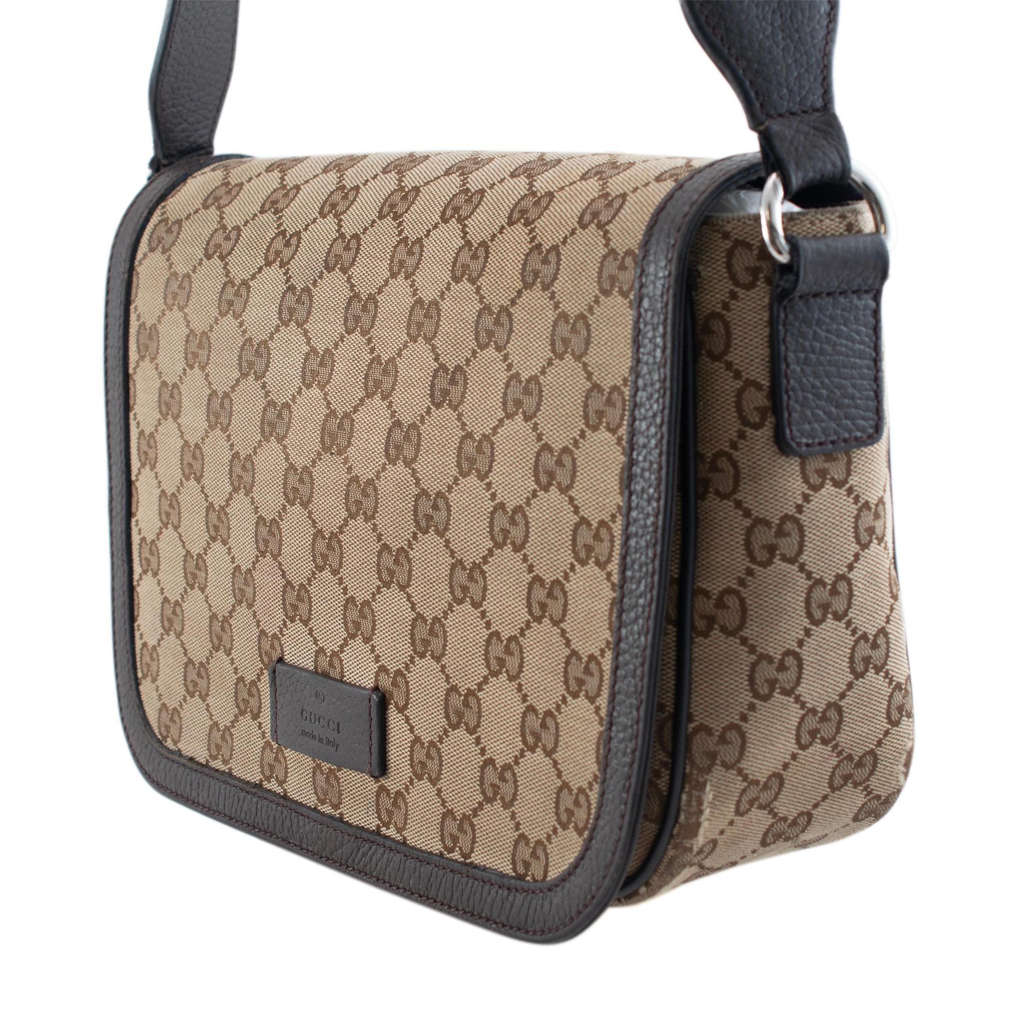 Brand: Gucci

Measurement: (W x H x D): 9.00 x 10.00 x 3.00

Total Weight: 693.00 grams

Gucci Brown & Beige 449172 GG Canvas Messenger Bag. The 
