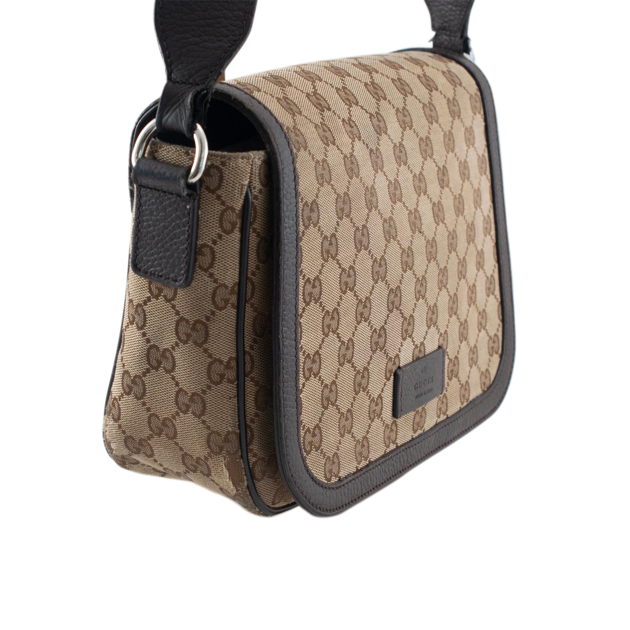 Gucci Monogram GG Canvas 807401990 Brown & Beige Flap Cross Body Messenger Bag In Excellent Condition For Sale In Houston, US