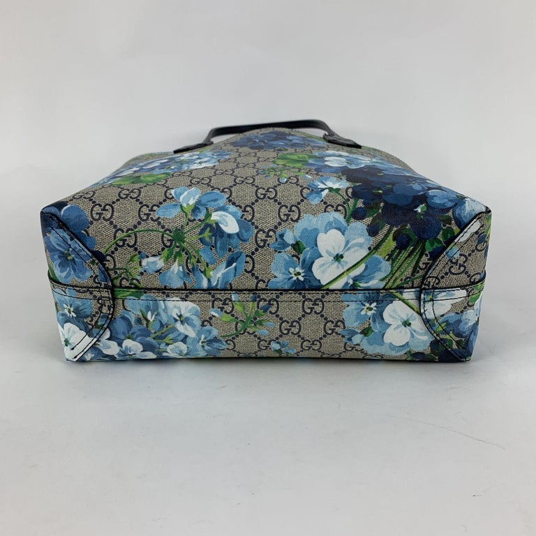 Gucci GG Supreme Small Blooms Pouch in Blue NEW - J'adore Fashion Boutique