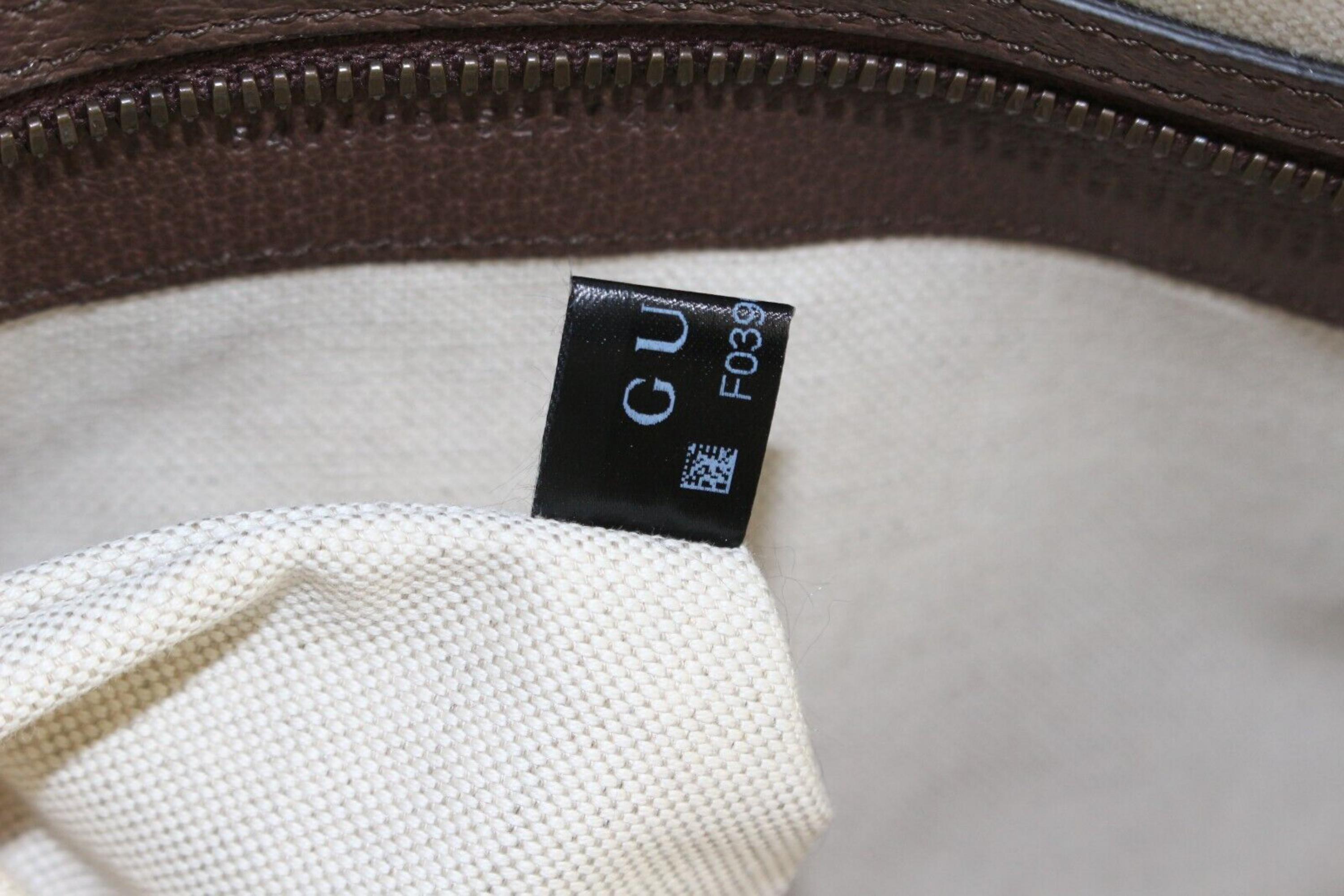 Gucci Monogrammierte GG Supreme Savoy Duffle Bag mit Riemen 1GG1221 im Angebot 3