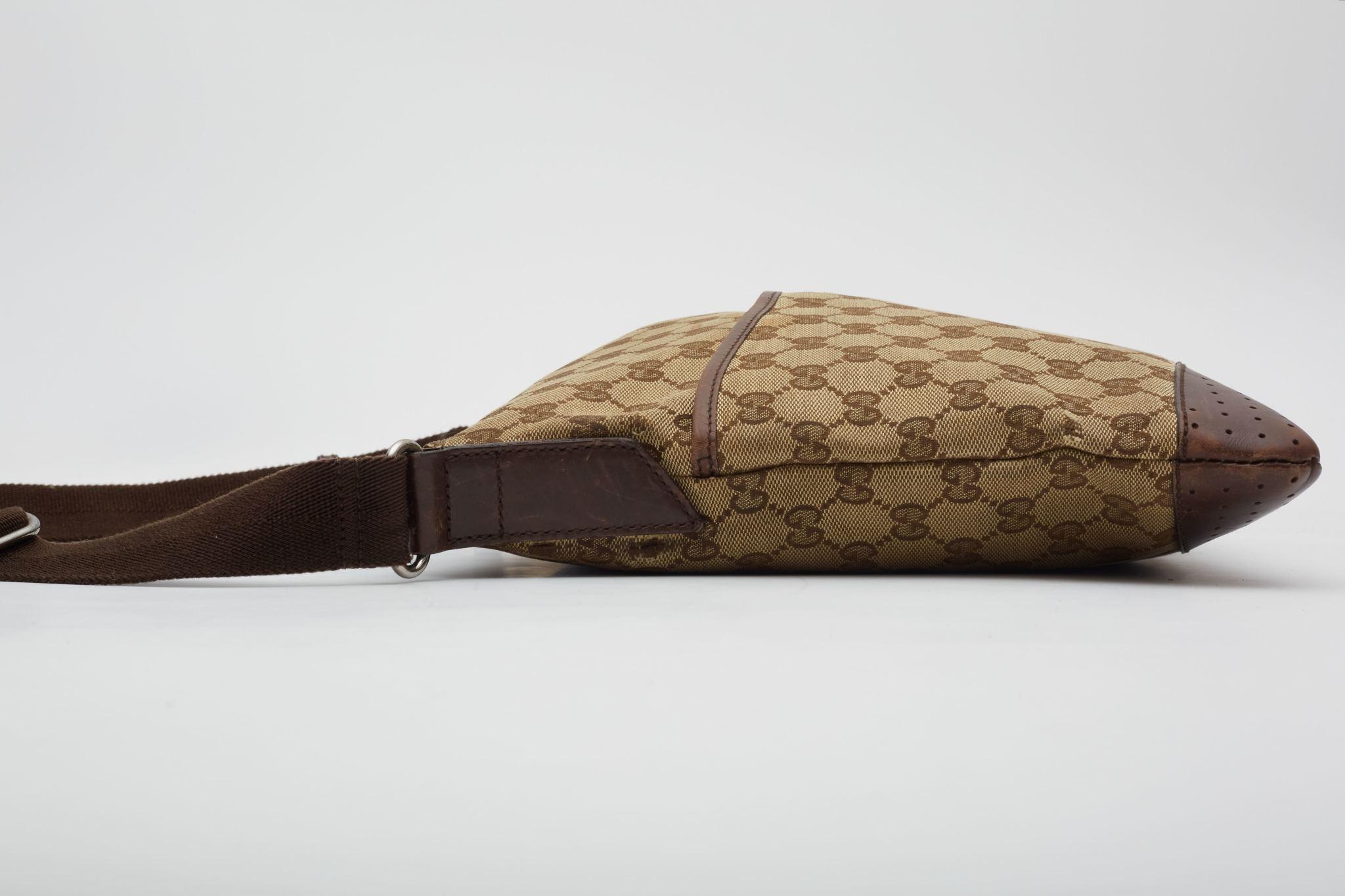Gucci Monogram Perforated Flat Messenger Bag Ebony In Good Condition For Sale In Montreal, Quebec