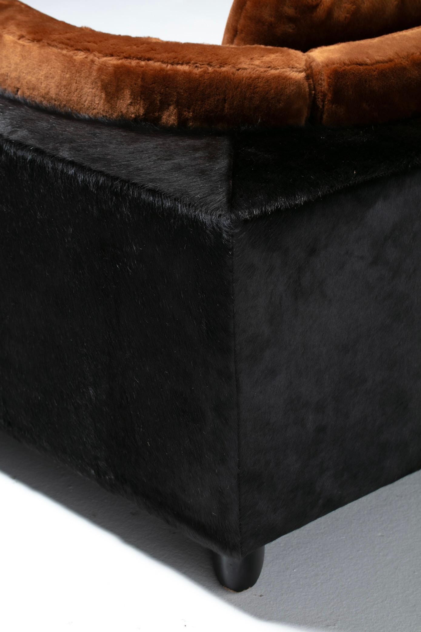 Fauteuils Club Monumental 1970 de Gucci en cuir de vachette nouveau noir et en peau de mouton chocolatée en vente 11