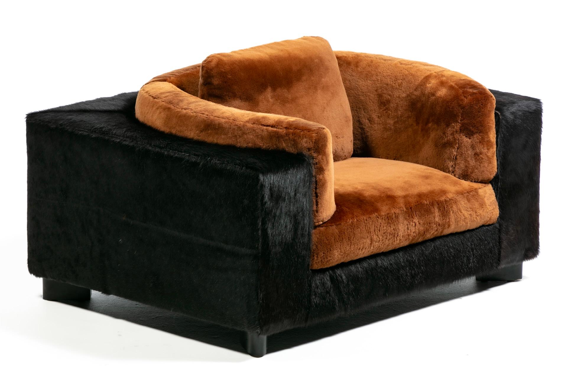 Fin du 20e siècle Fauteuils Club Monumental 1970 de Gucci en cuir de vachette nouveau noir et en peau de mouton chocolatée en vente