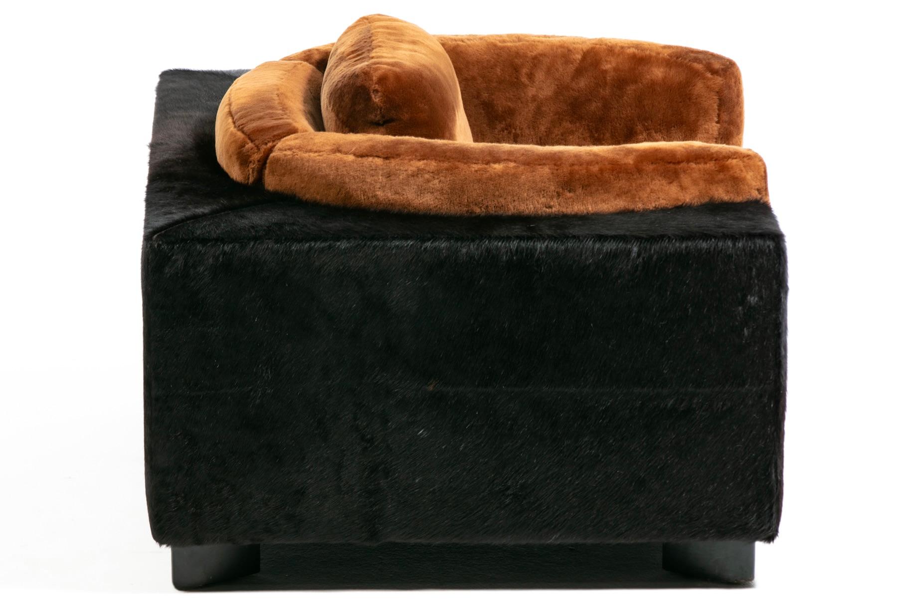 Cuir de vache Fauteuils Club Monumental 1970 de Gucci en cuir de vachette nouveau noir et en peau de mouton chocolatée en vente