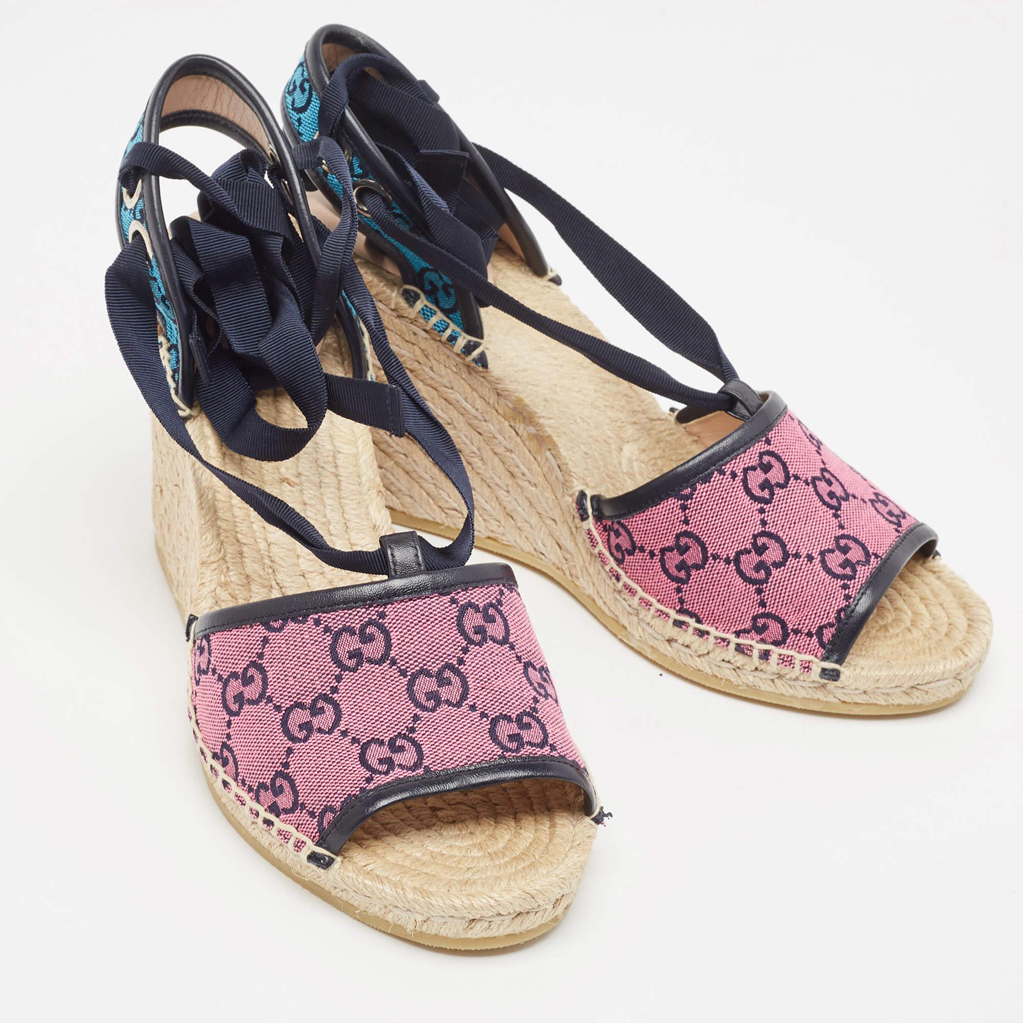 Gucci Multicolor Canvas and Leather Wedge Sandals Size 41 In Good Condition For Sale In Dubai, Al Qouz 2
